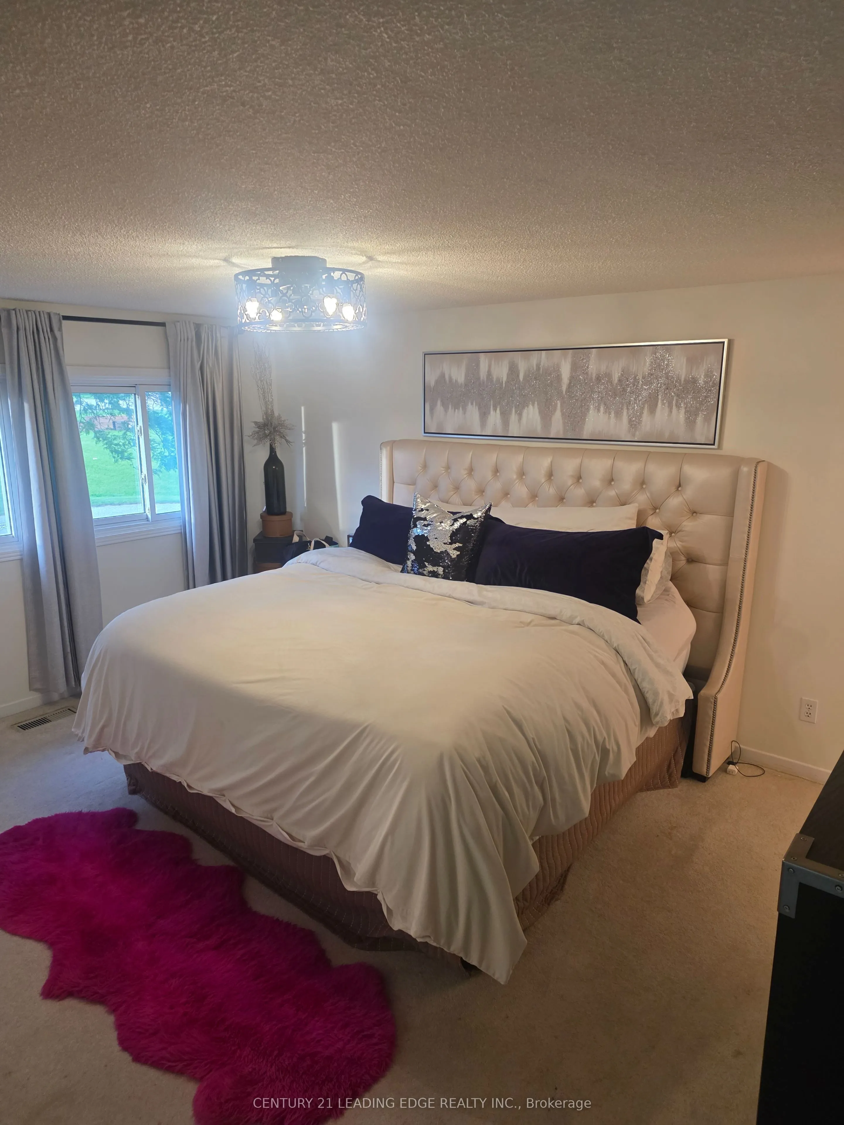 85 Panter Crescent