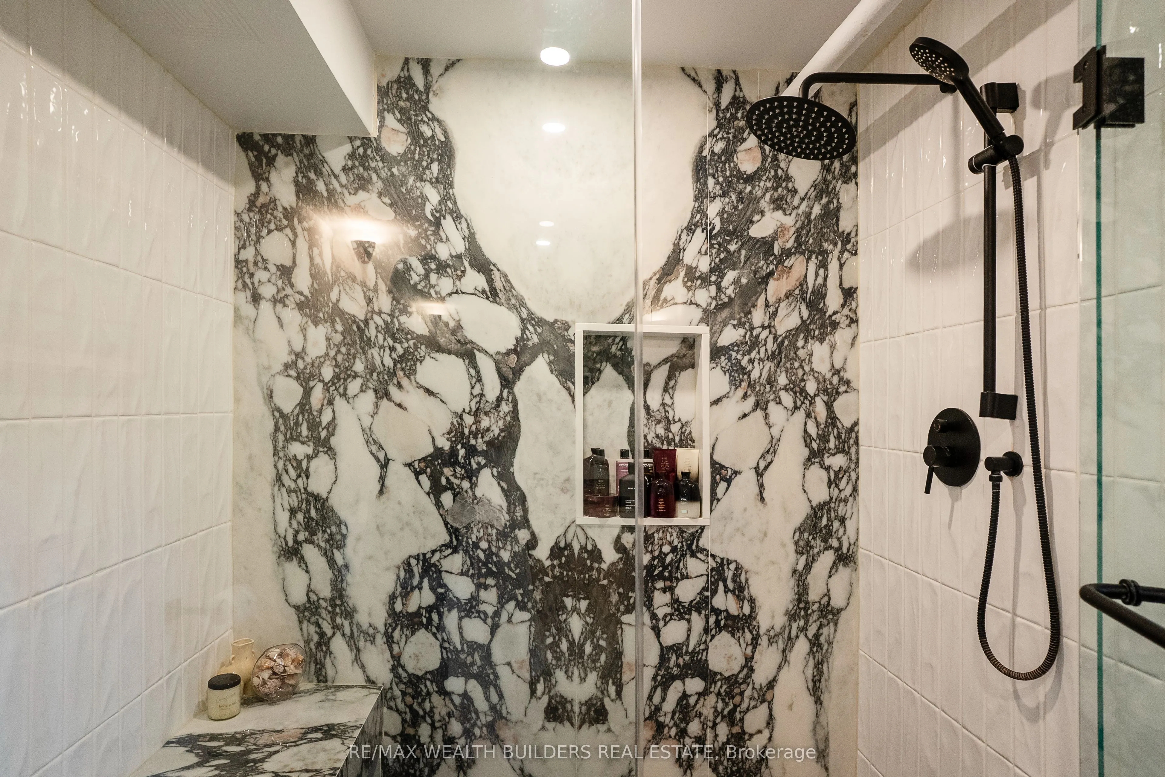 326 Carlaw Avenue #123