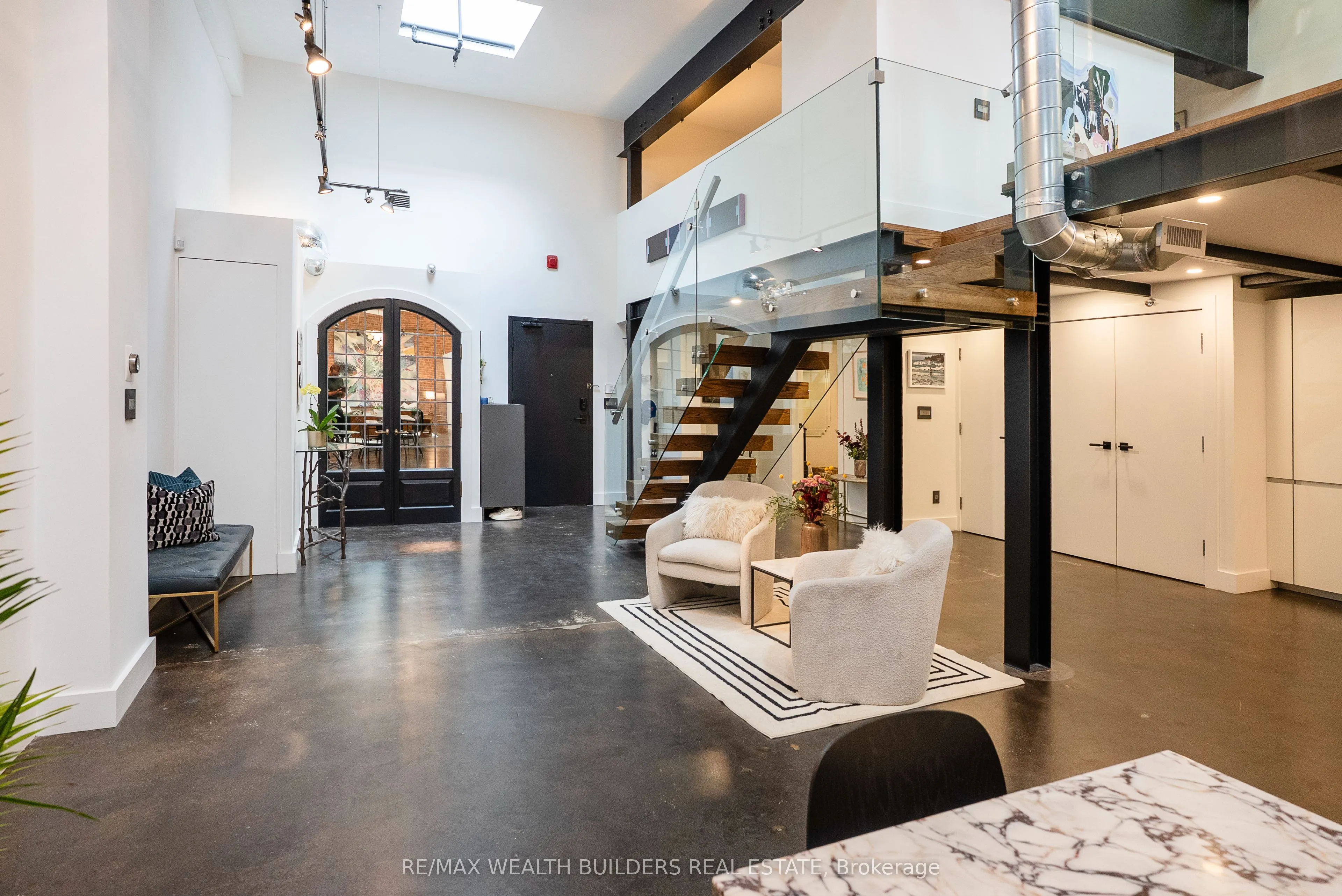 326 Carlaw Avenue #123