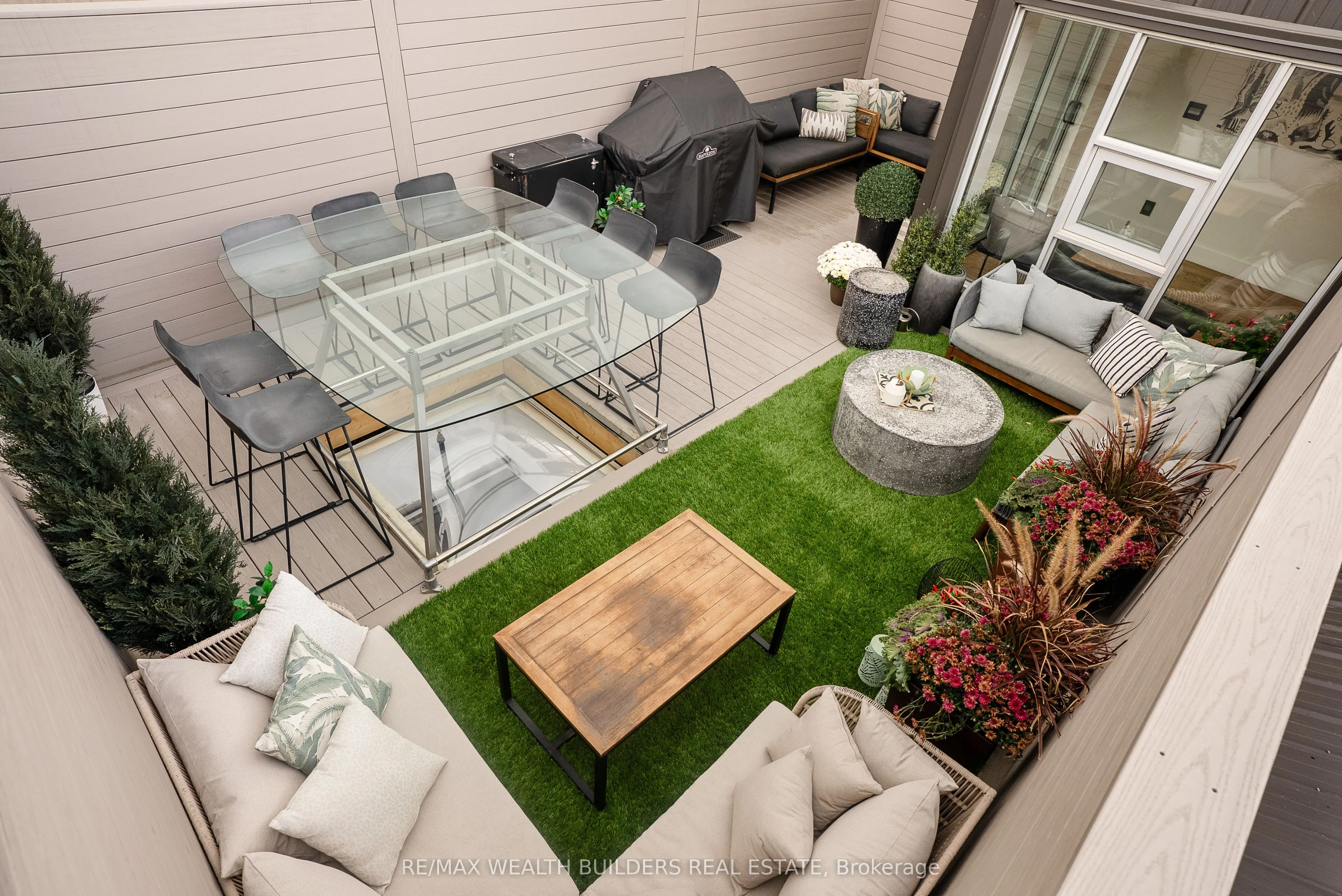 326 Carlaw Avenue #123