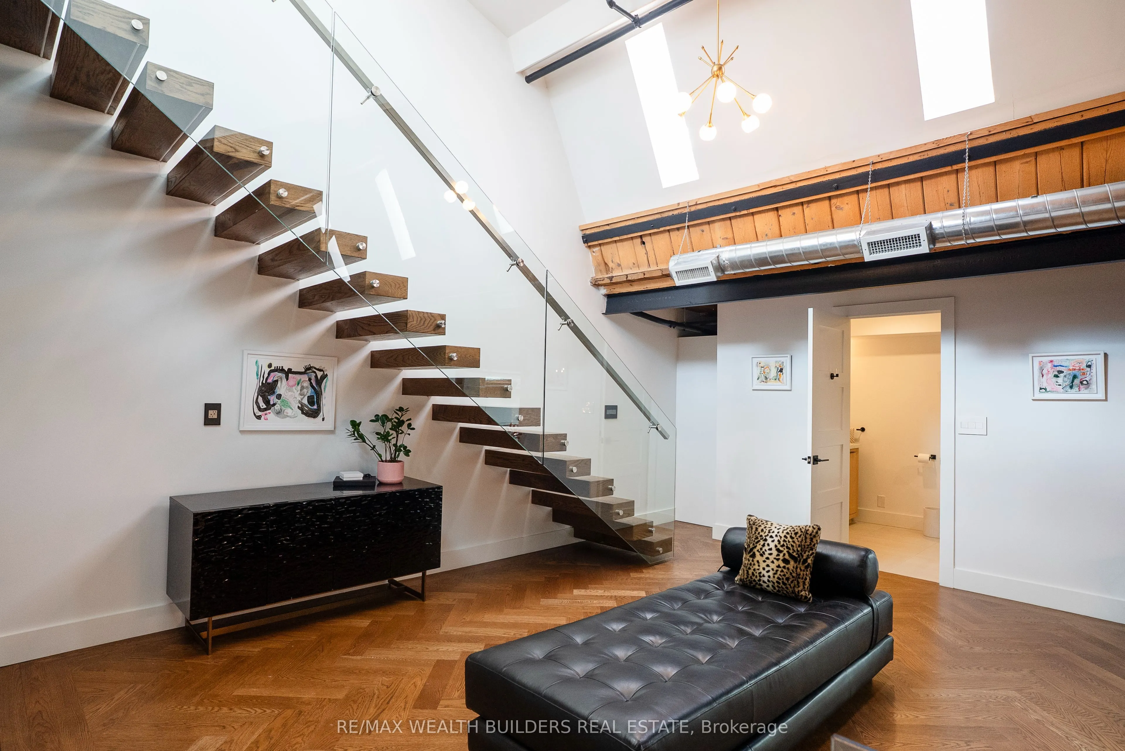 326 Carlaw Avenue #123