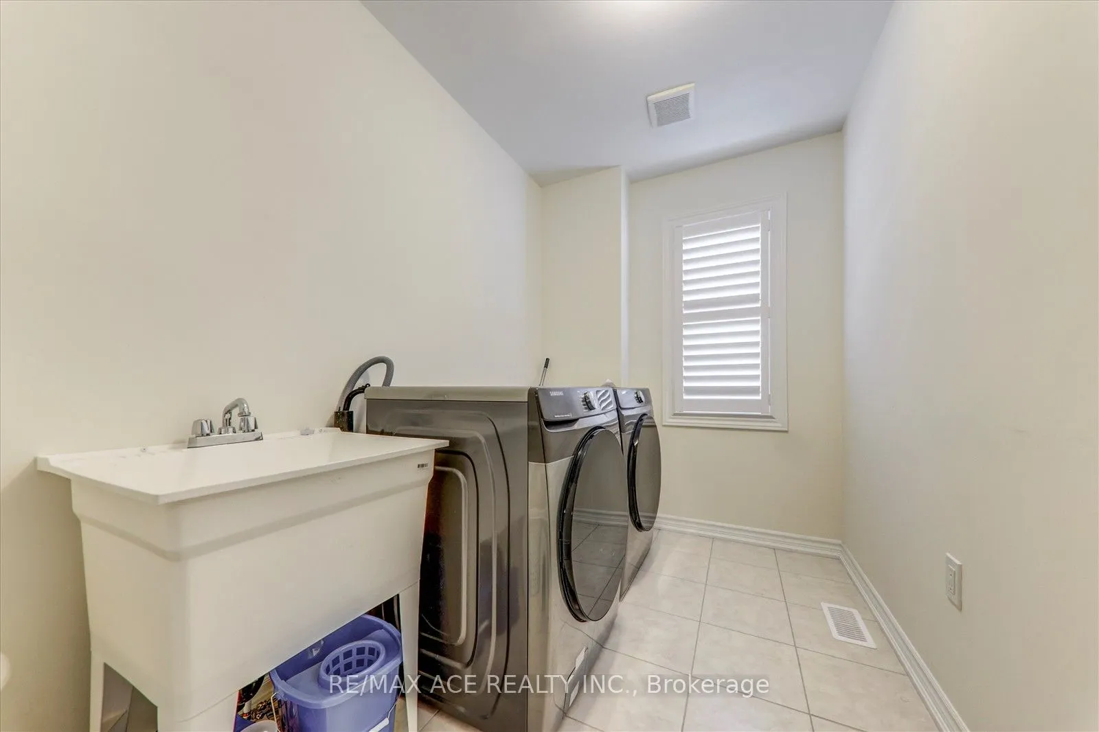 1152 Skyridge Boulevard