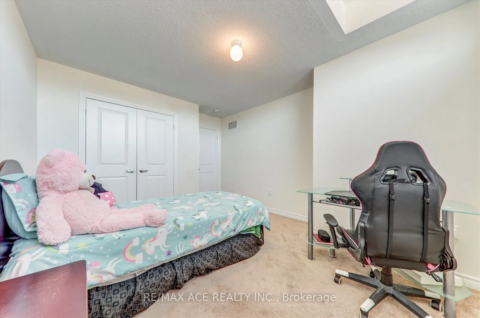 1152 Skyridge Boulevard