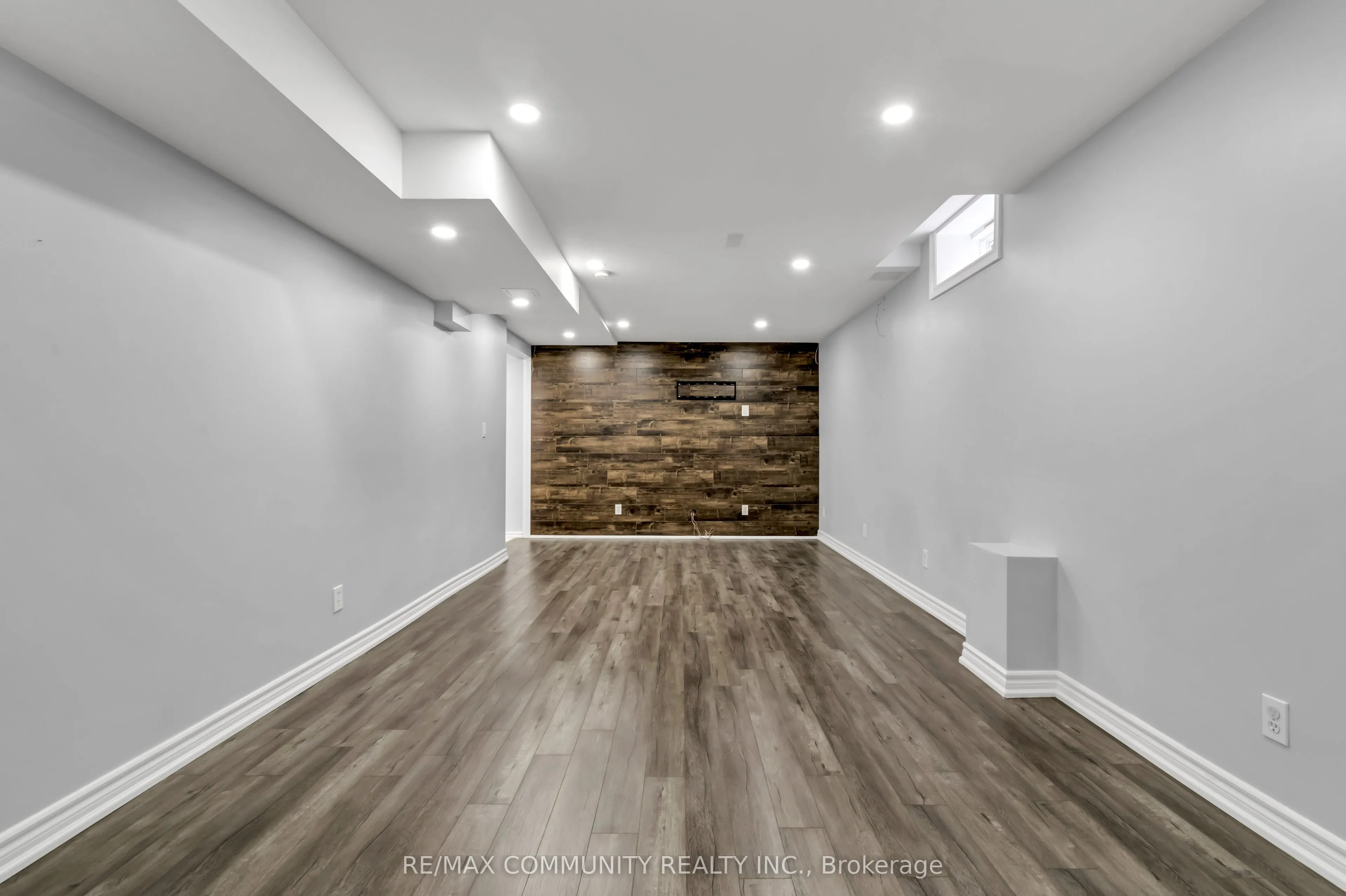1376 Trowbridge Drive