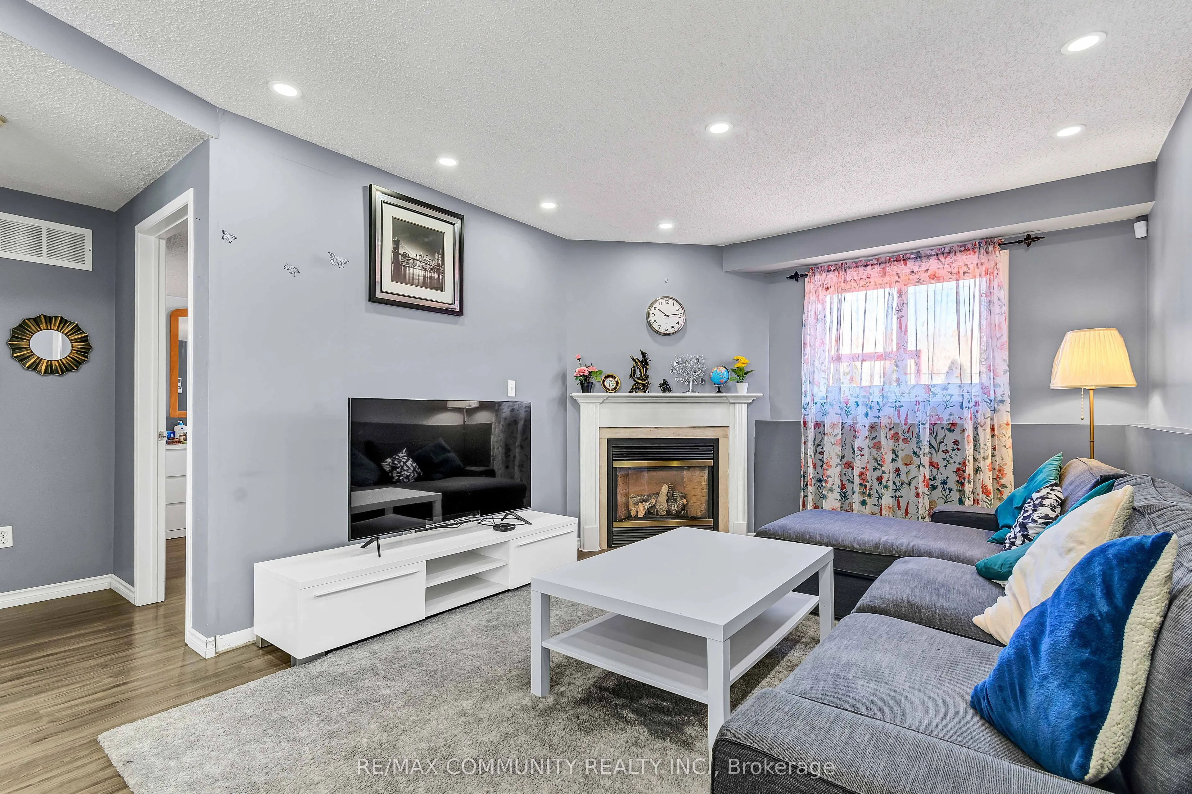 1376 Trowbridge Drive