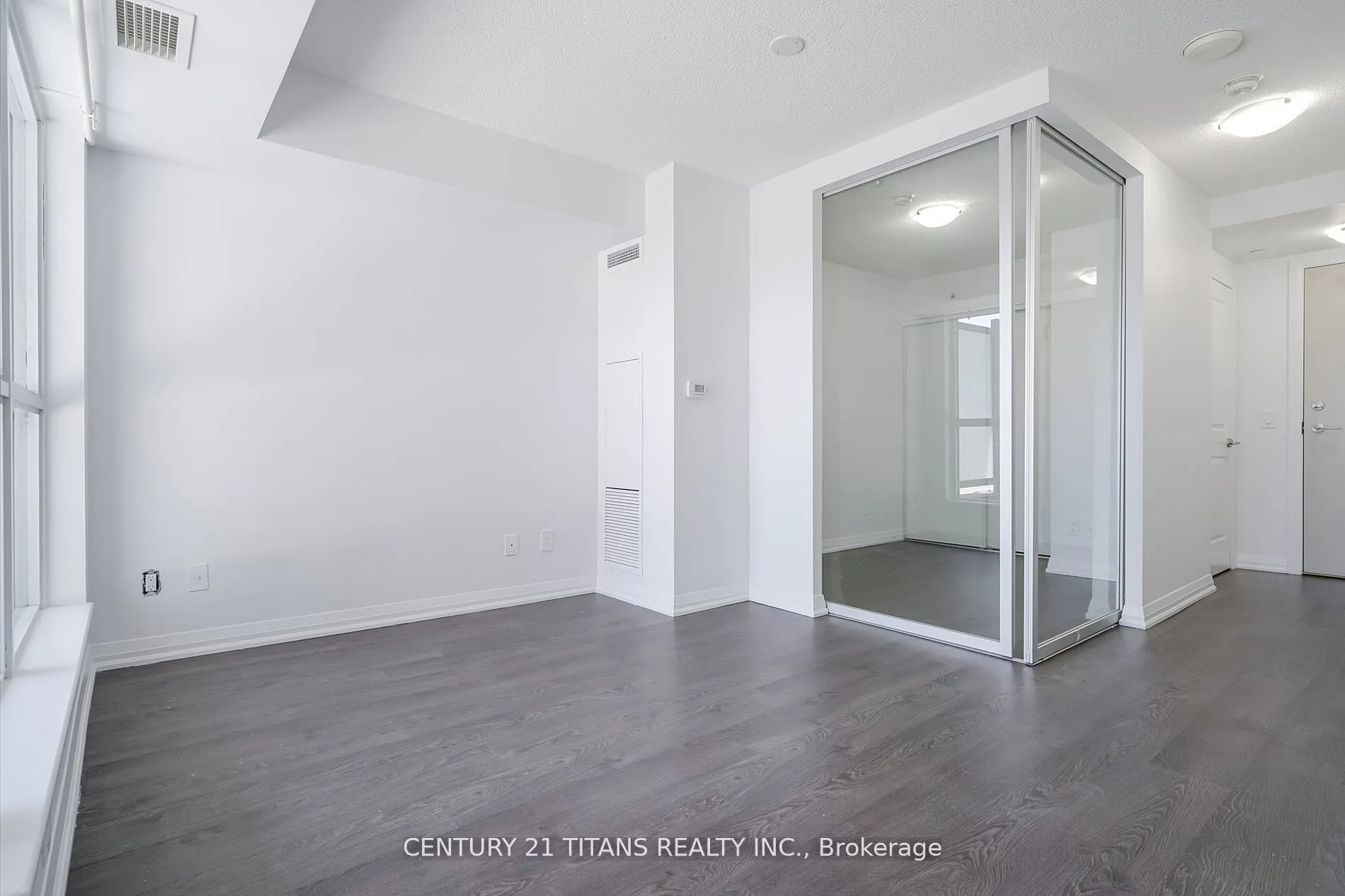 30 Meadowglen Place #203