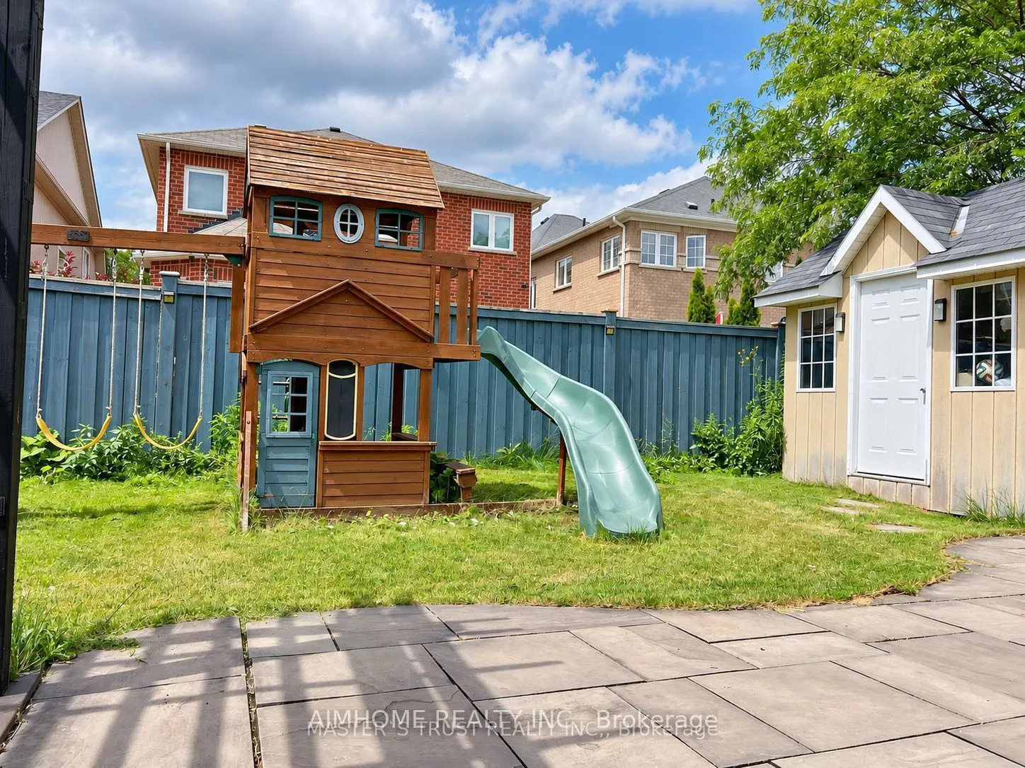 99 Rockland Crescent