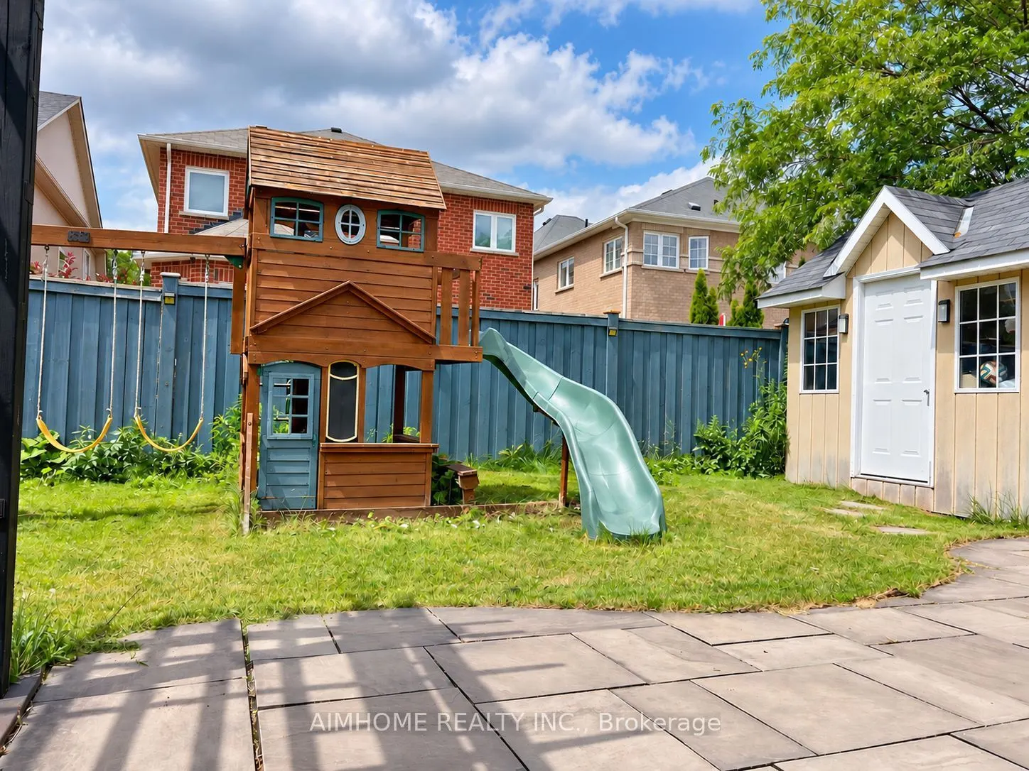 99 Rockland Crescent