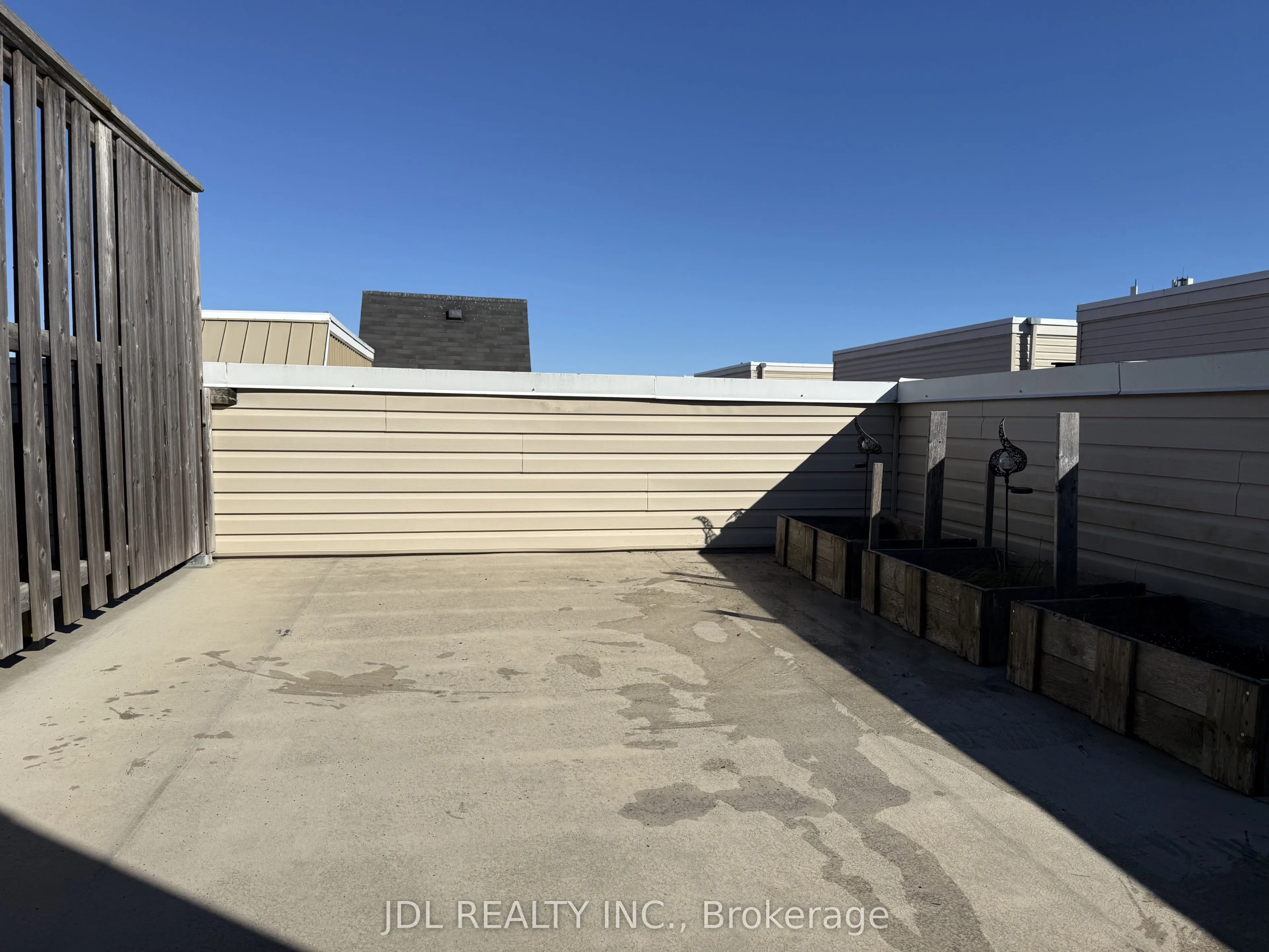 2 Fairhead Mews