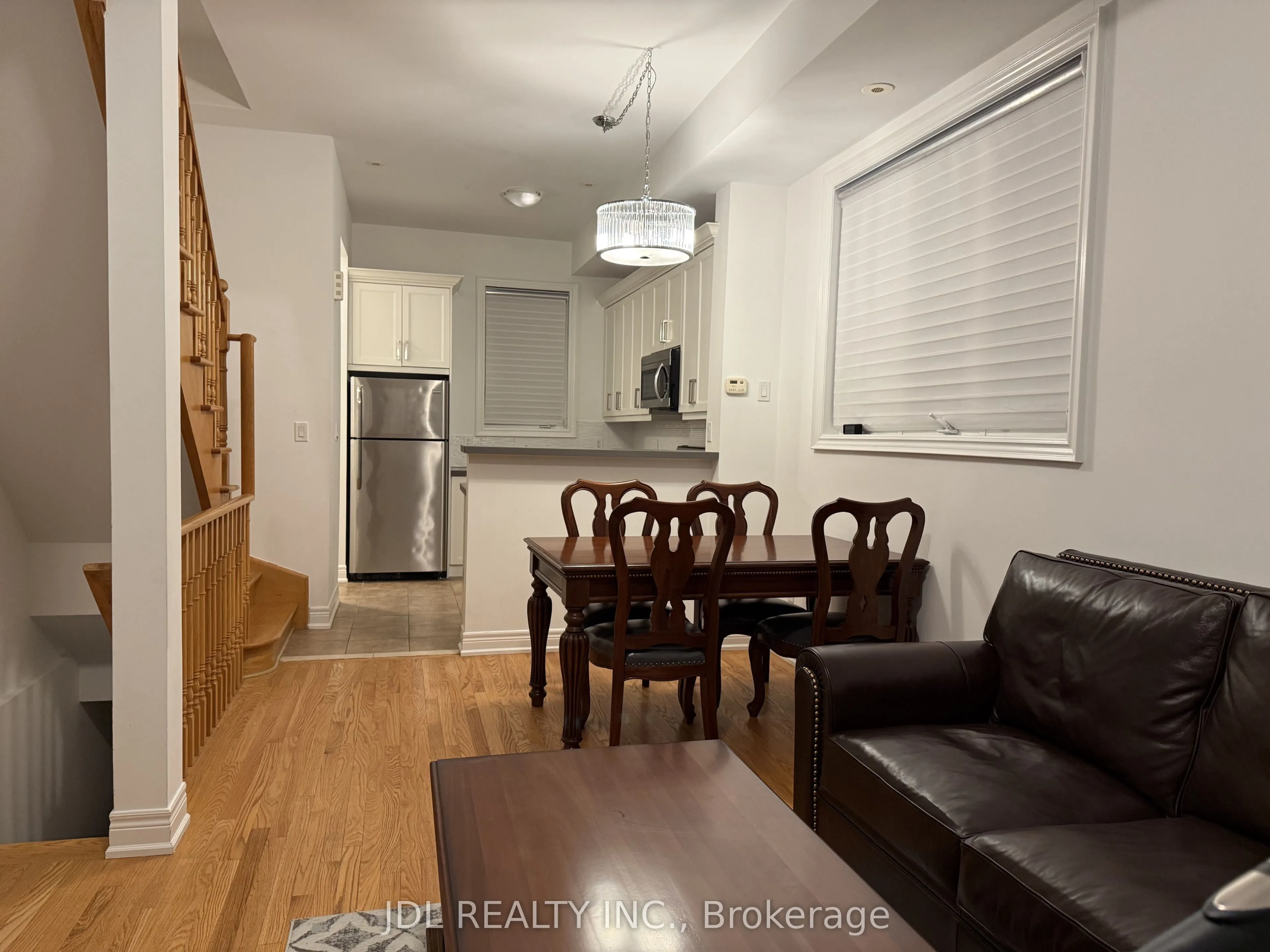 2 Fairhead Mews