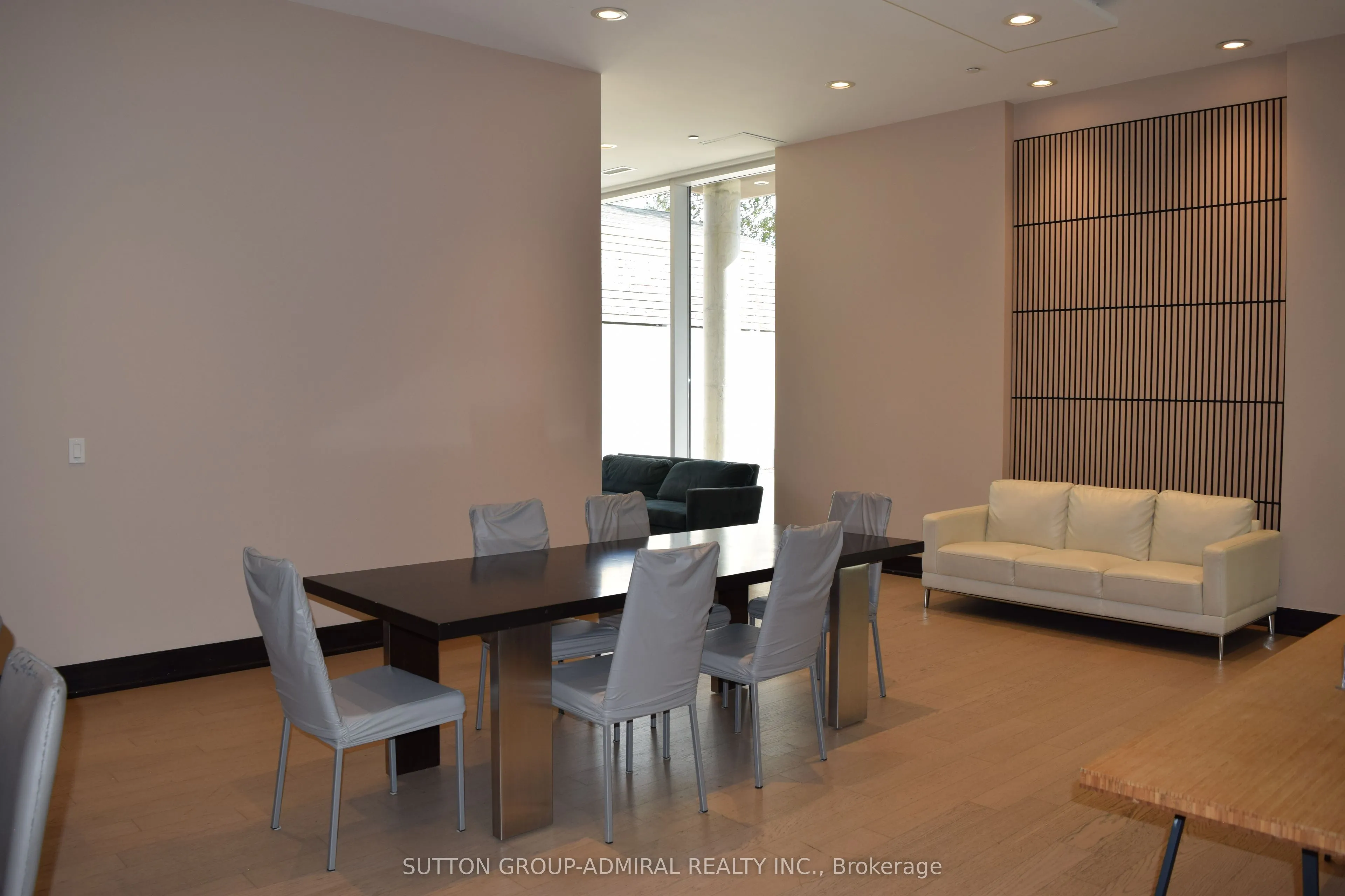2055 Danforth Avenue #Unit# 411