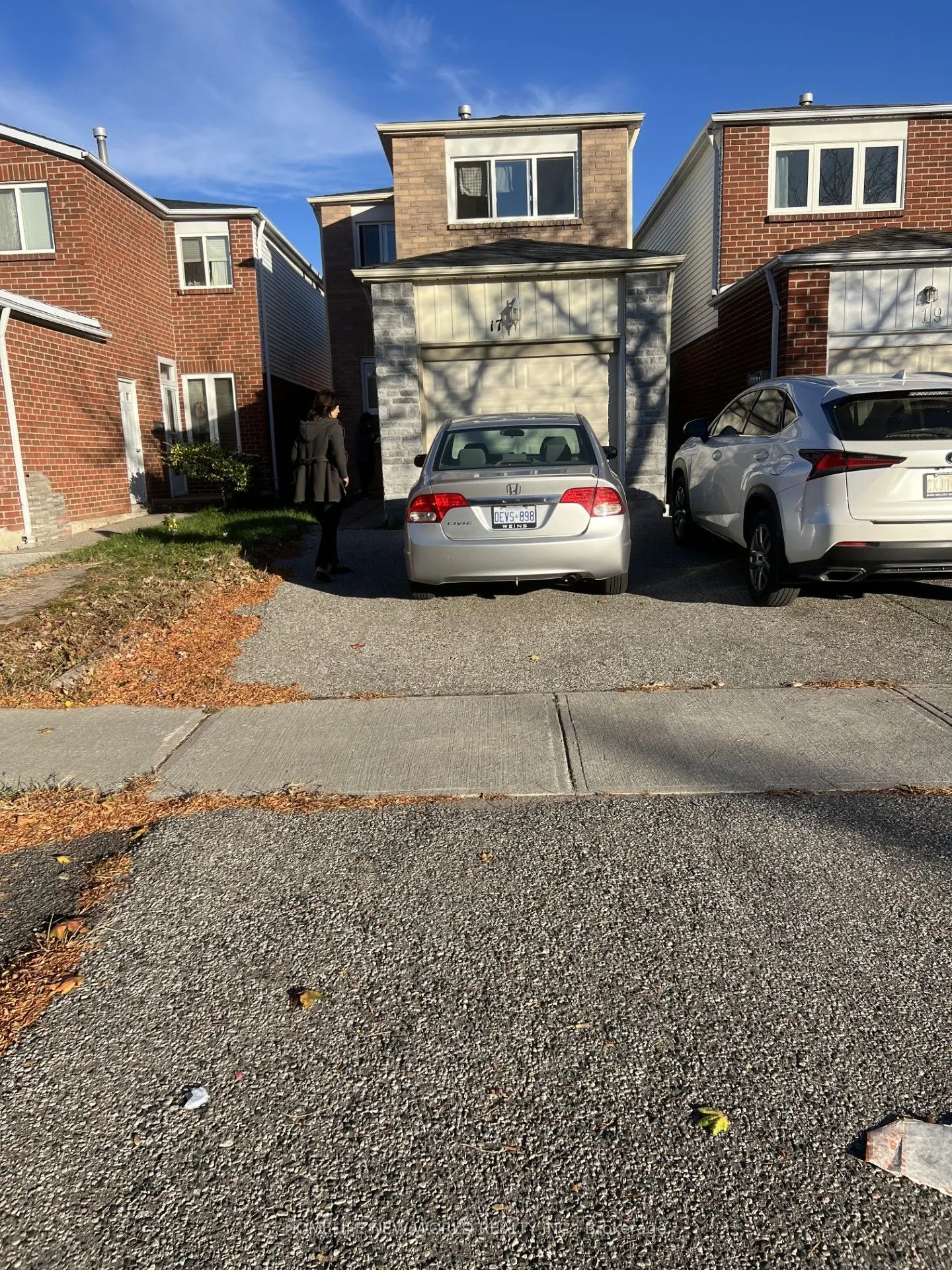 17 Goldhawk Trail