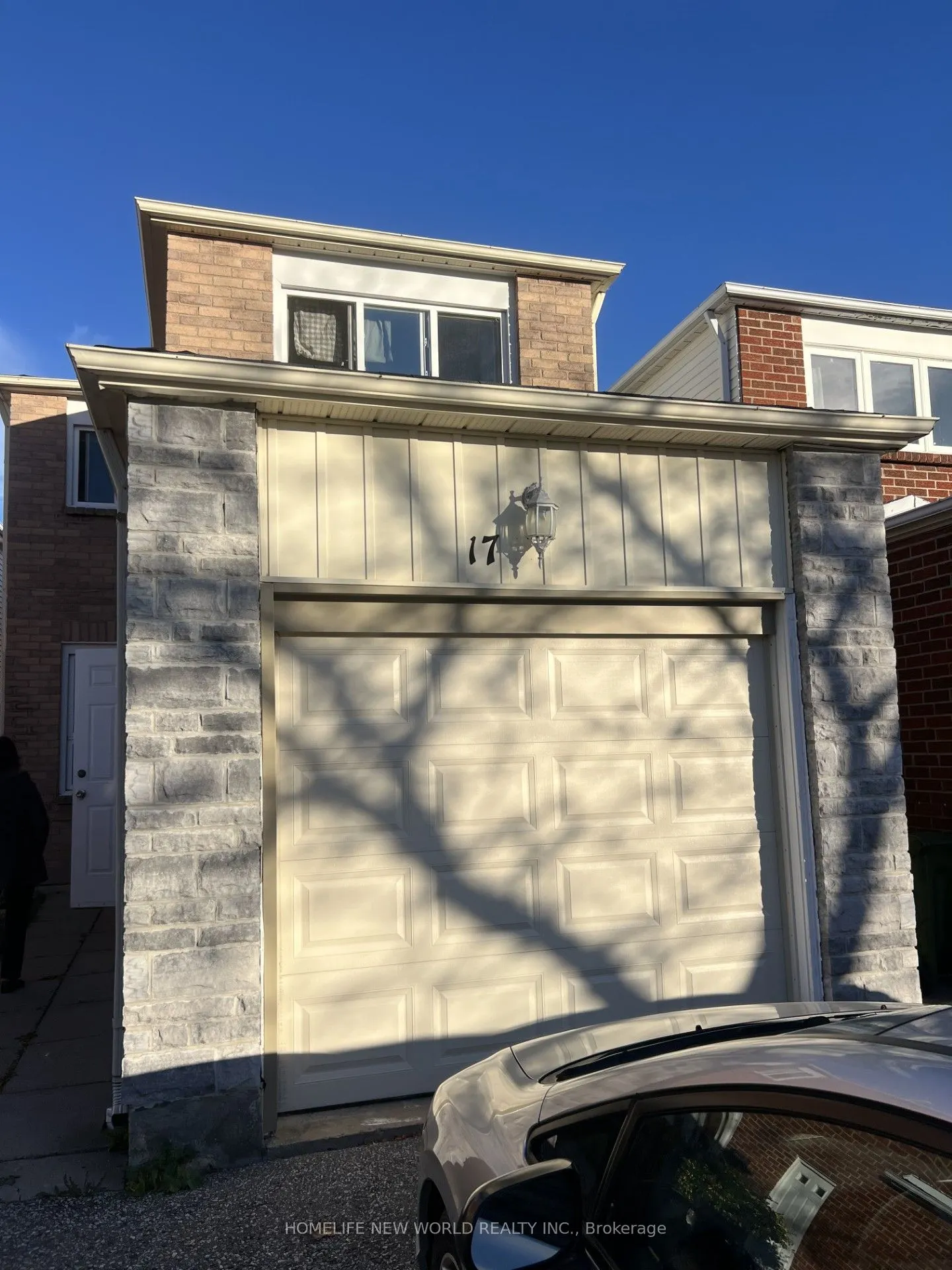 17 Goldhawk Trail