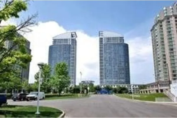 38 Lee Centre Drive #Th 330