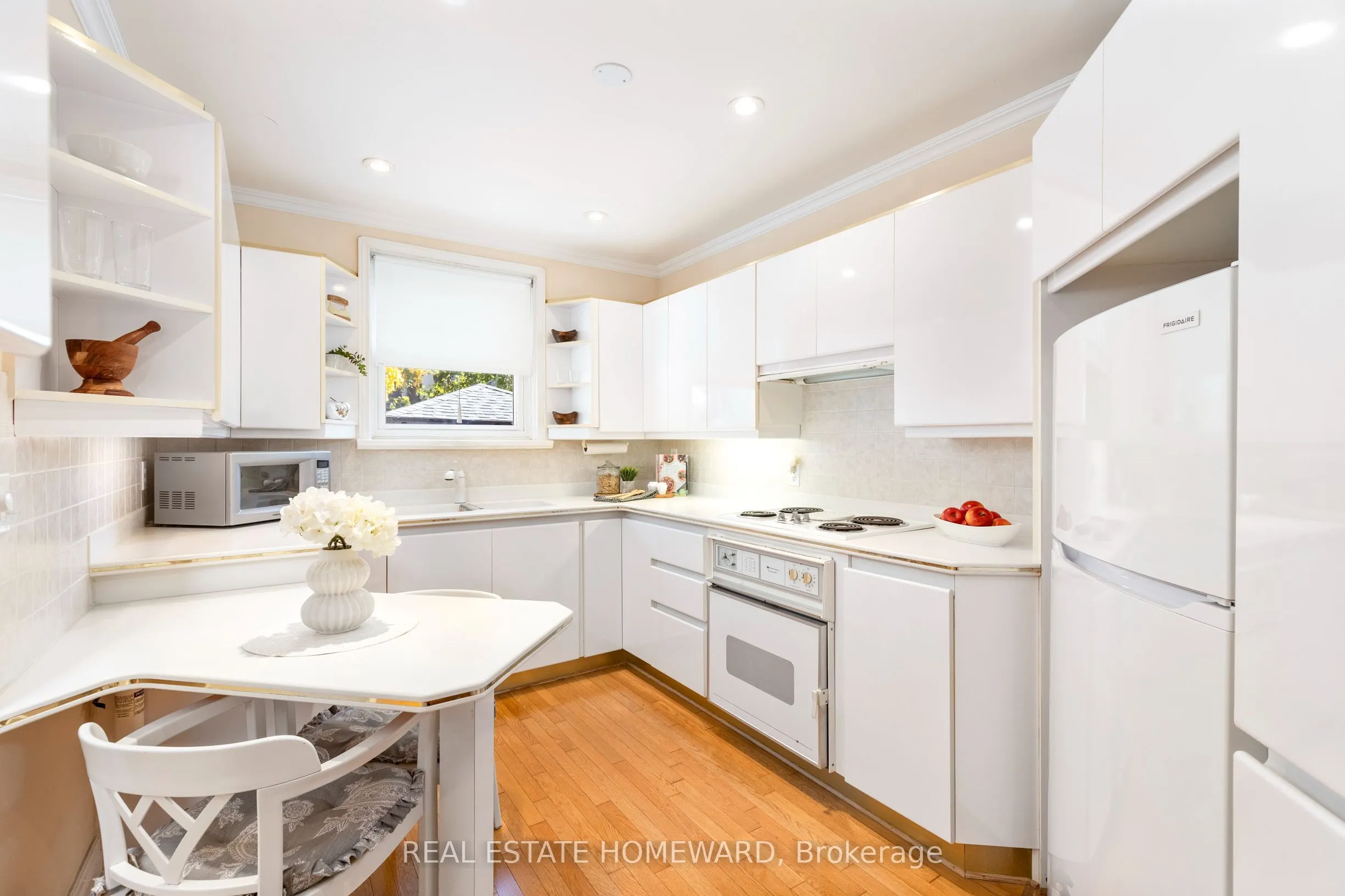 275 Blantyre Avenue