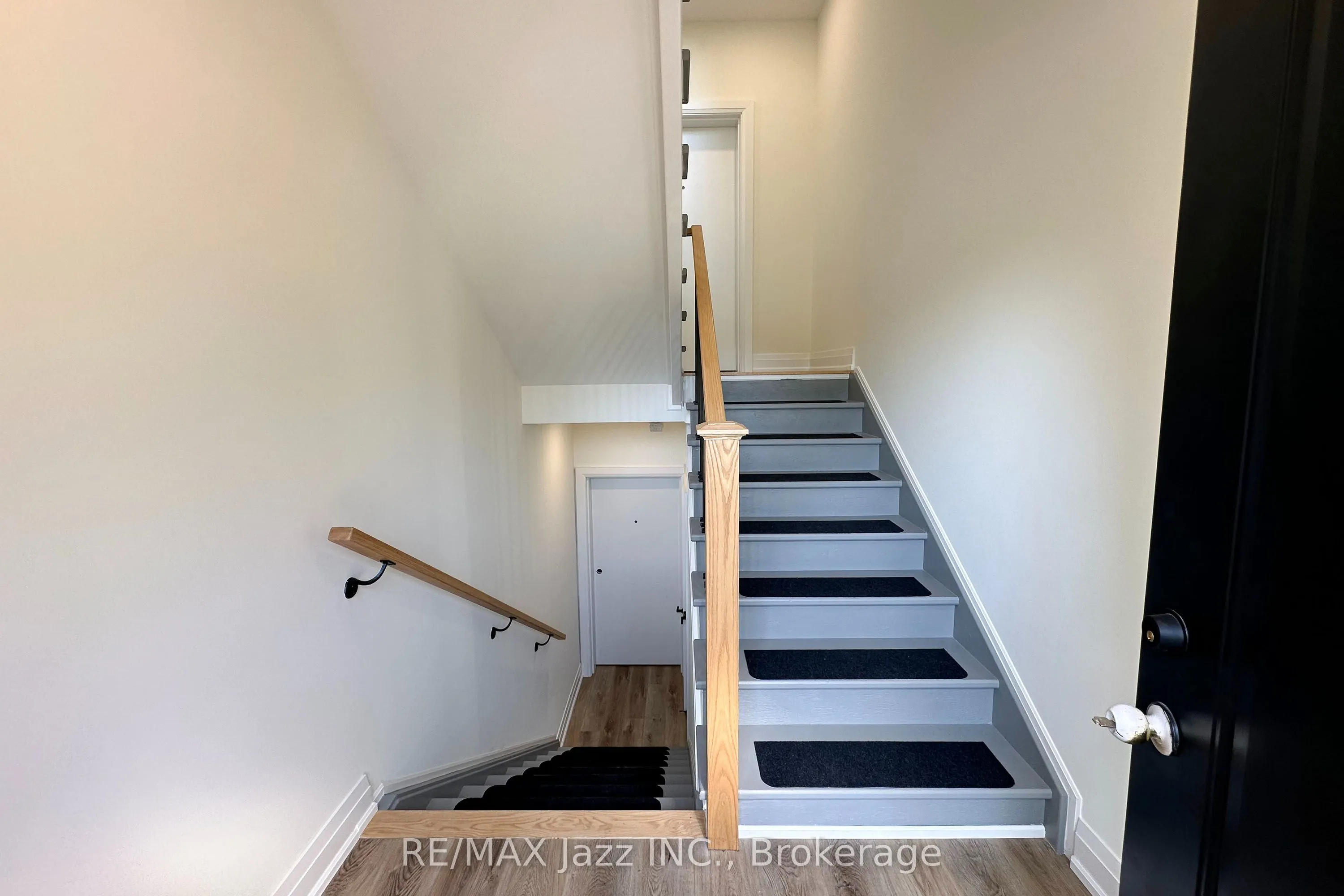 639 Hortop Street #LOWER