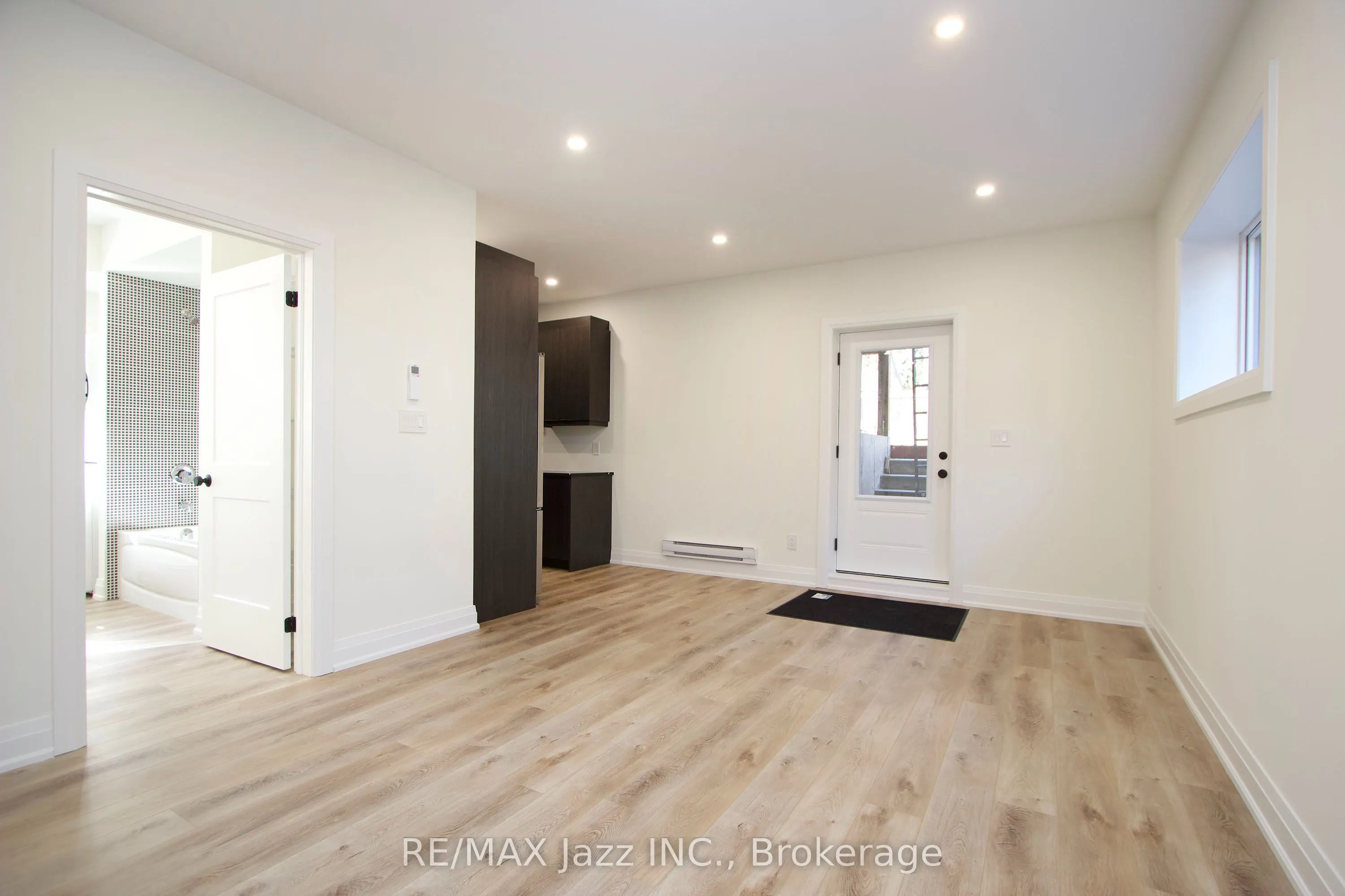 639 Hortop Street #UPPER