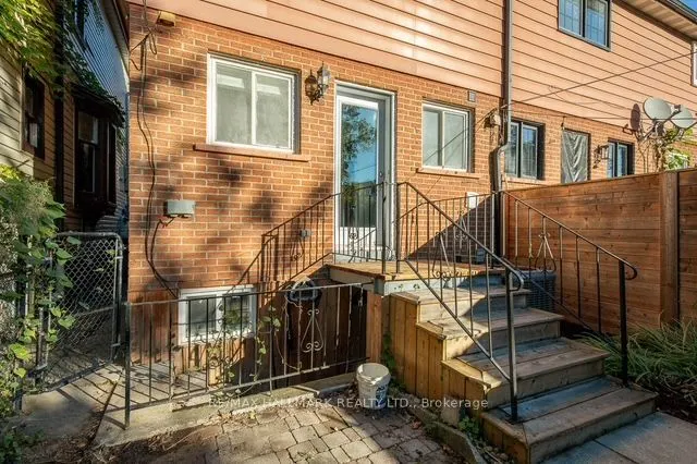 77A Badgerow Avenue