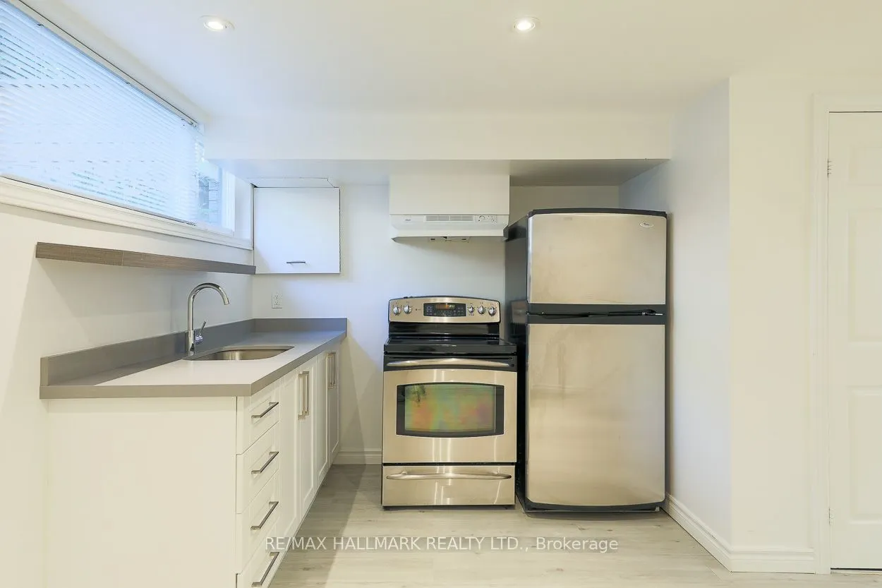 77A Badgerow Avenue