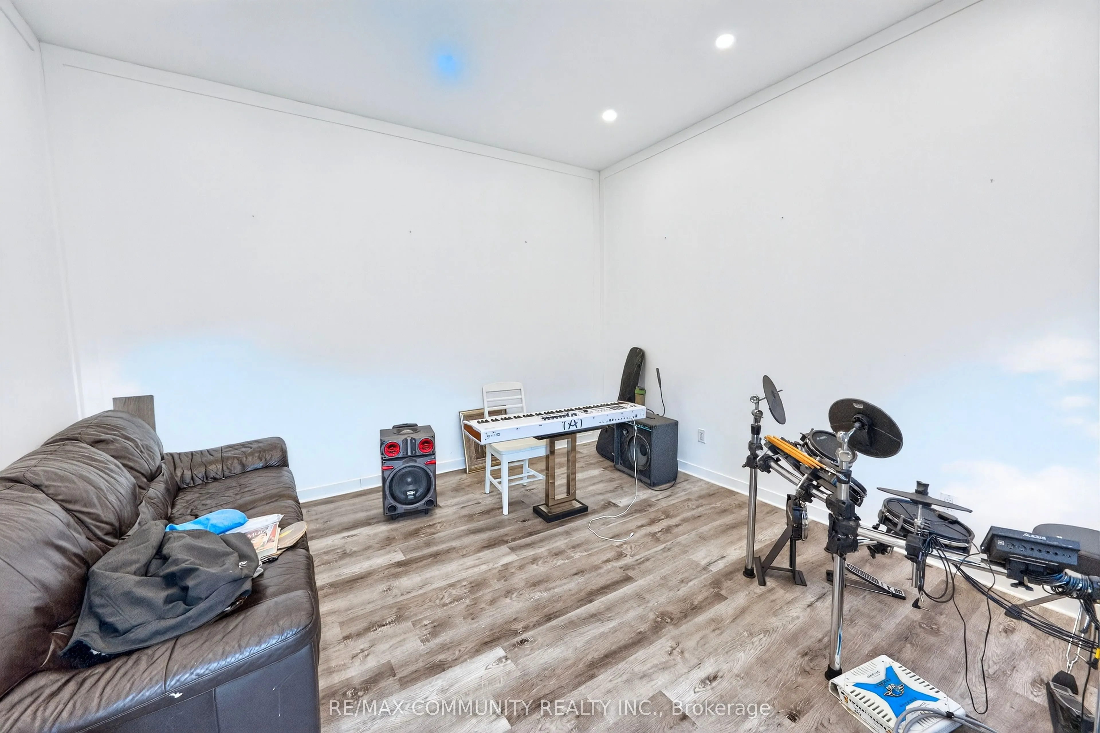 31 Withay Drive
