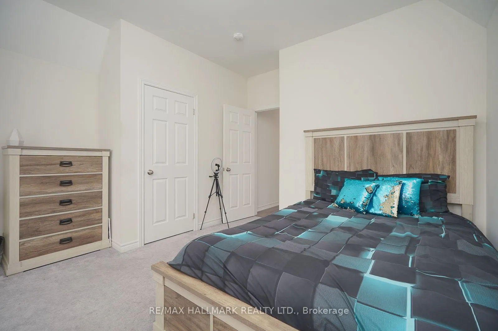 4 Hickling Lane