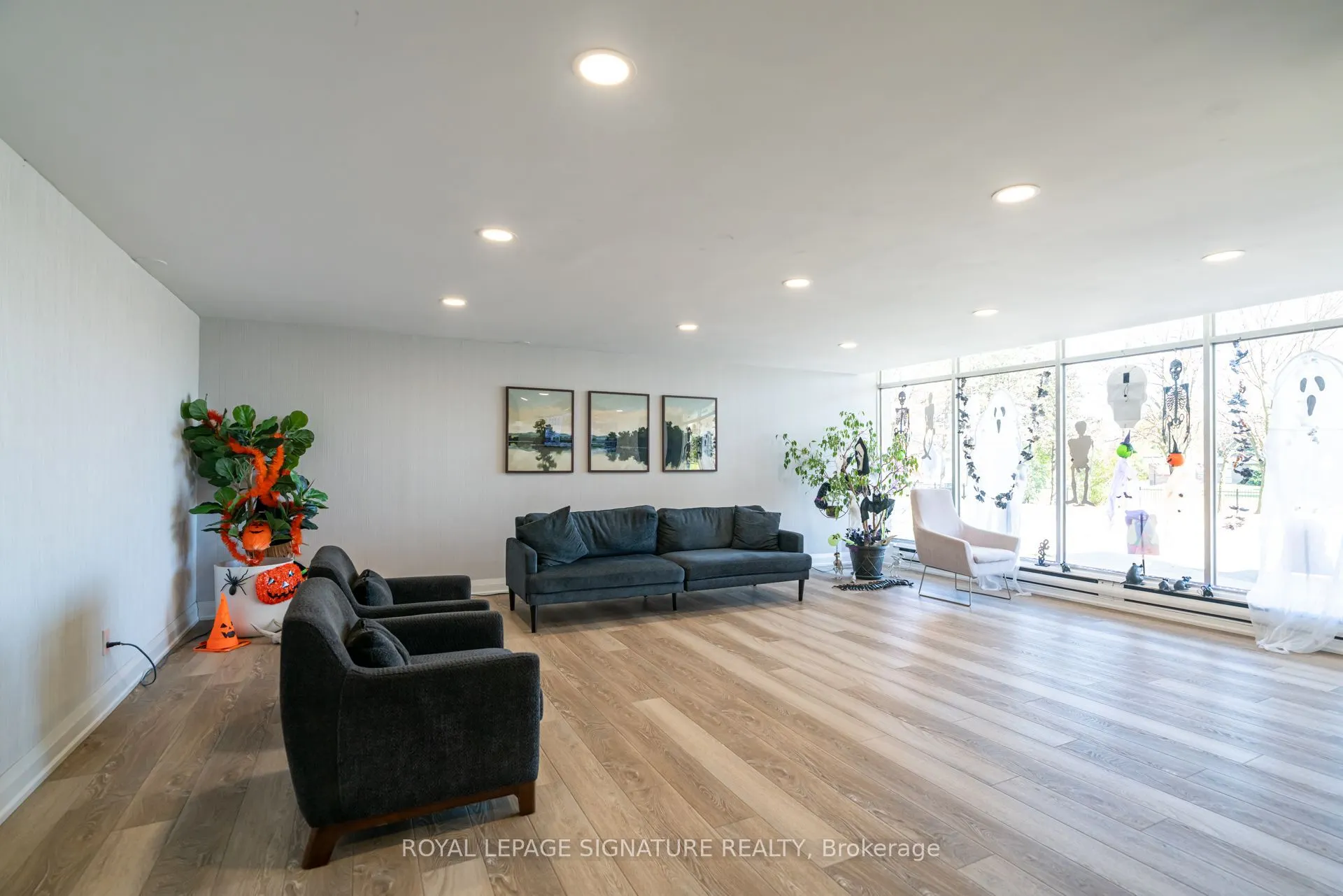2550 Pharmacy Avenue #812