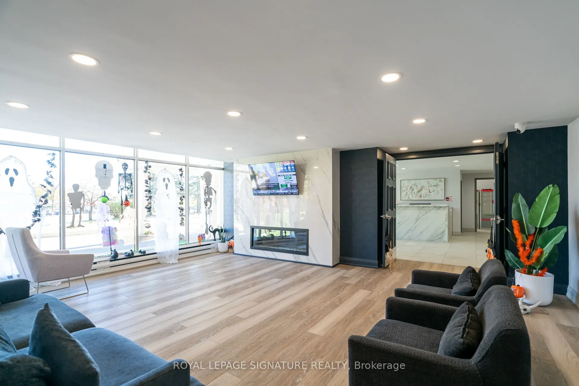 2550 Pharmacy Avenue #812