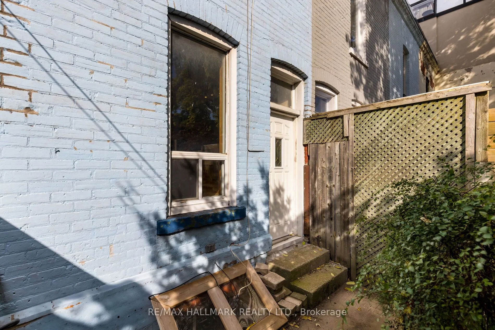 10 Woodgreen Place