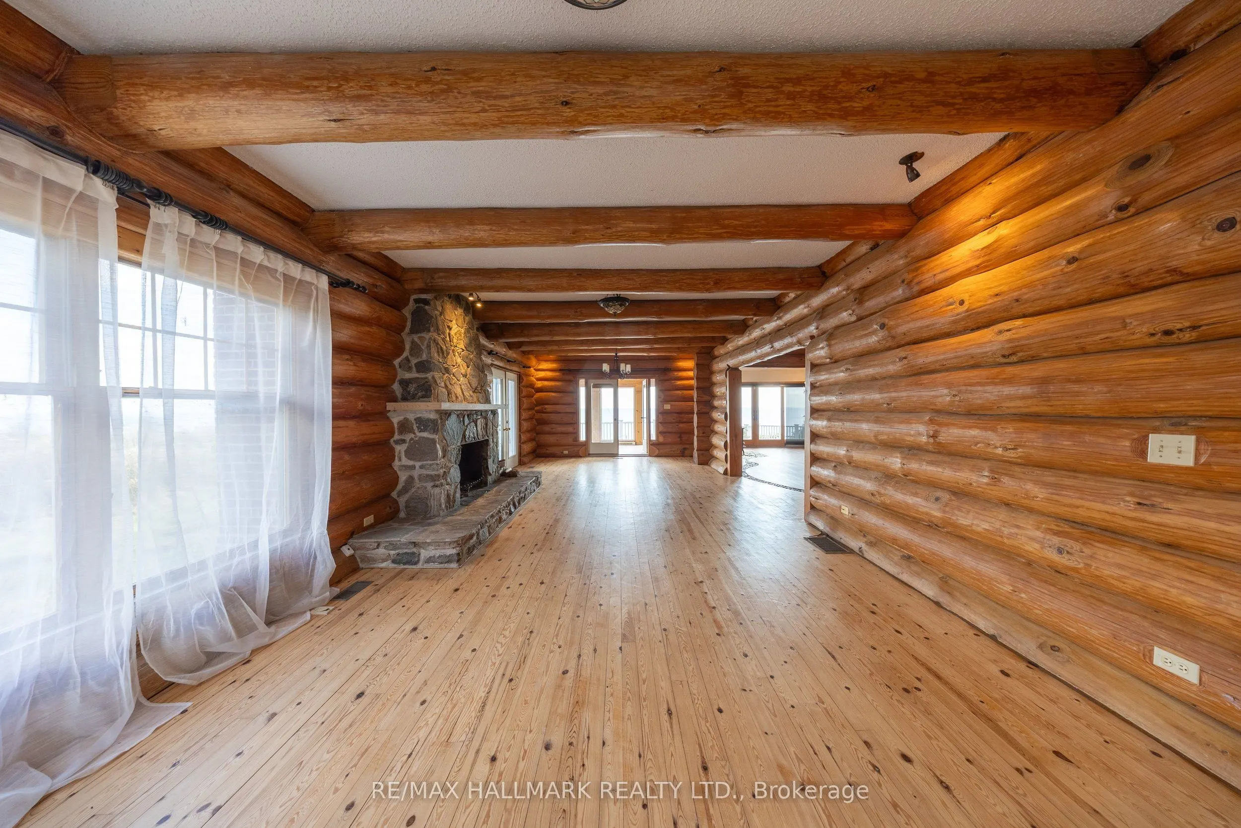 3741 Lakeshore Road E