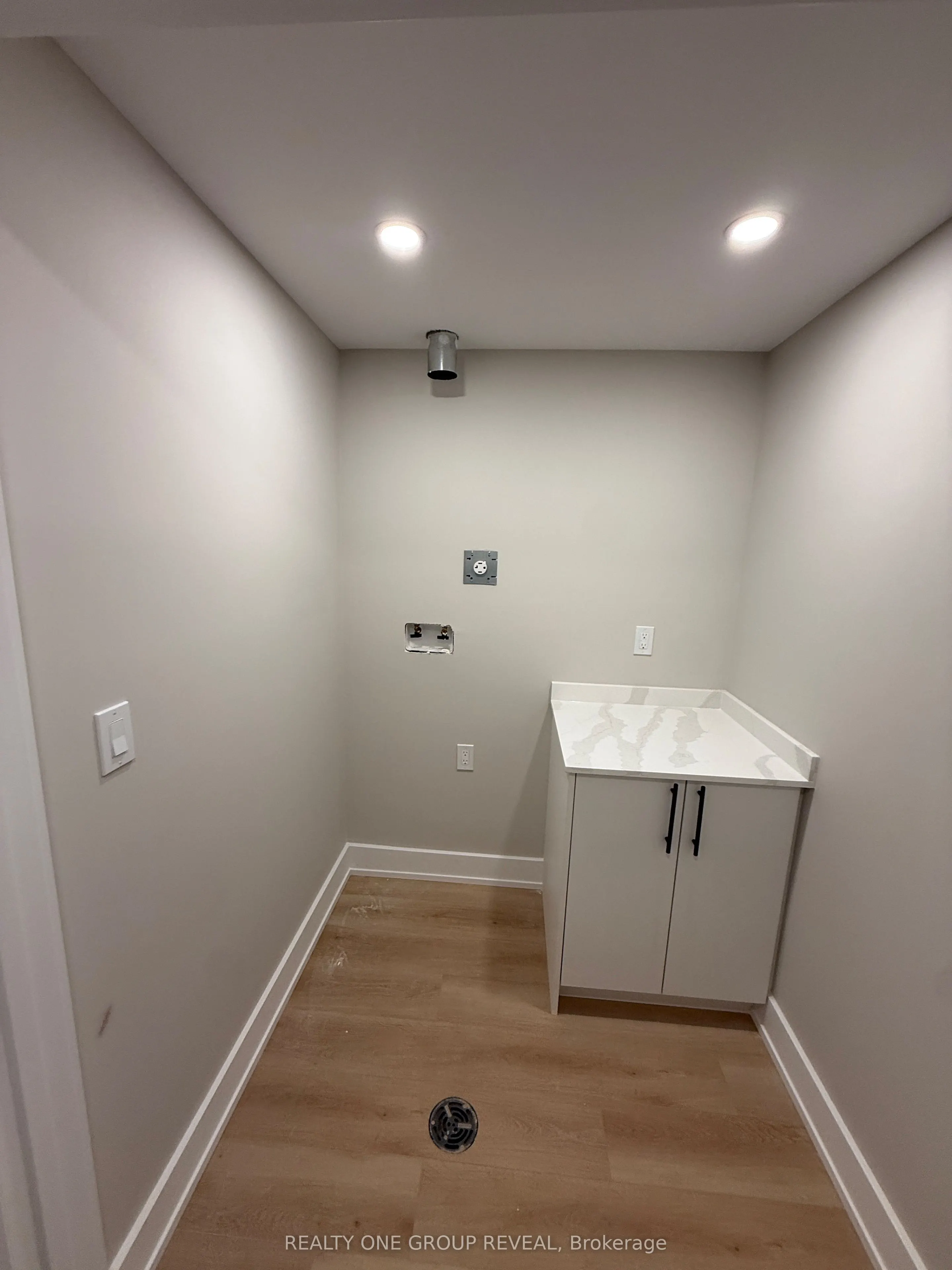 24 Queen Street #4