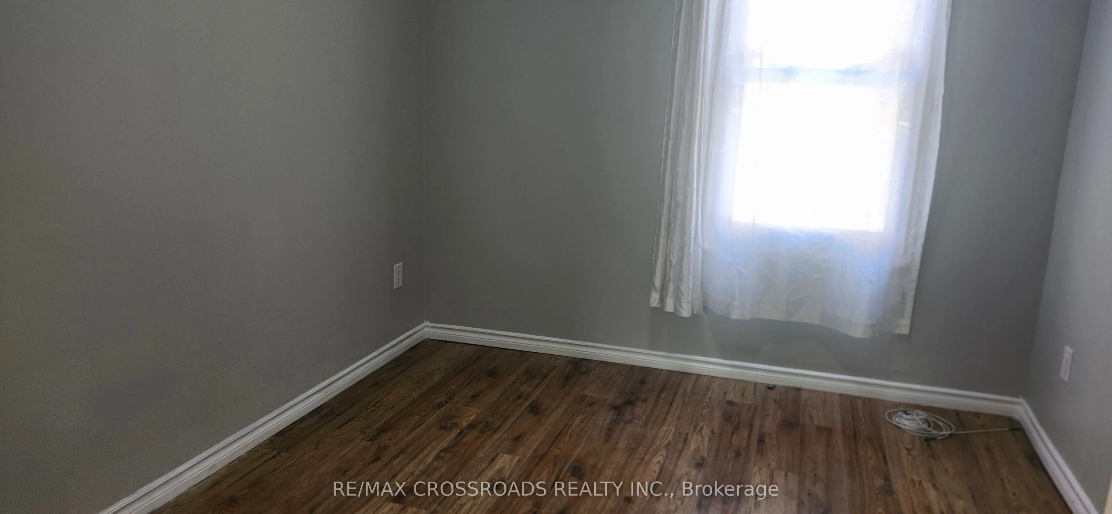 220 Mcnaughton Avenue #Front unit-Main floor