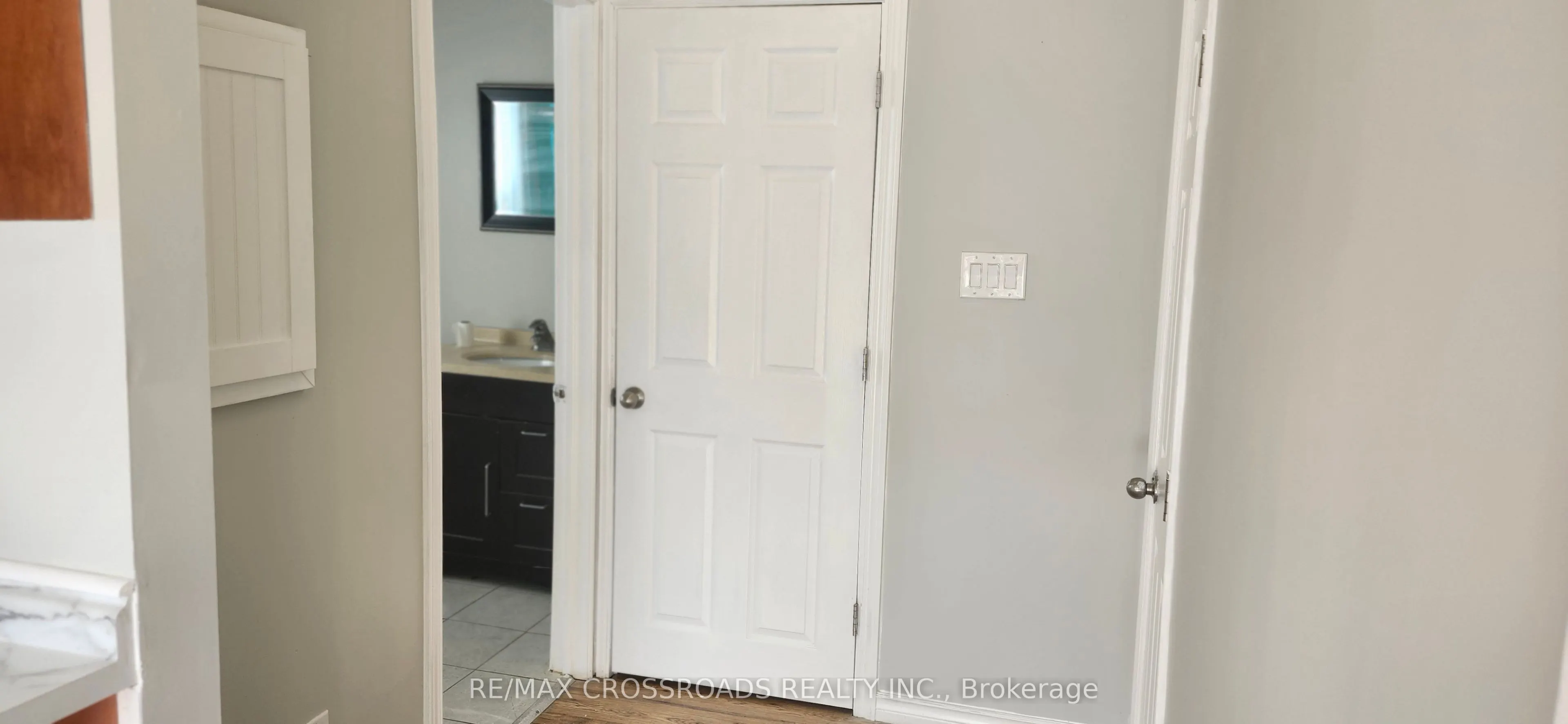 220 Mcnaughton Avenue #Front unit-Main floor