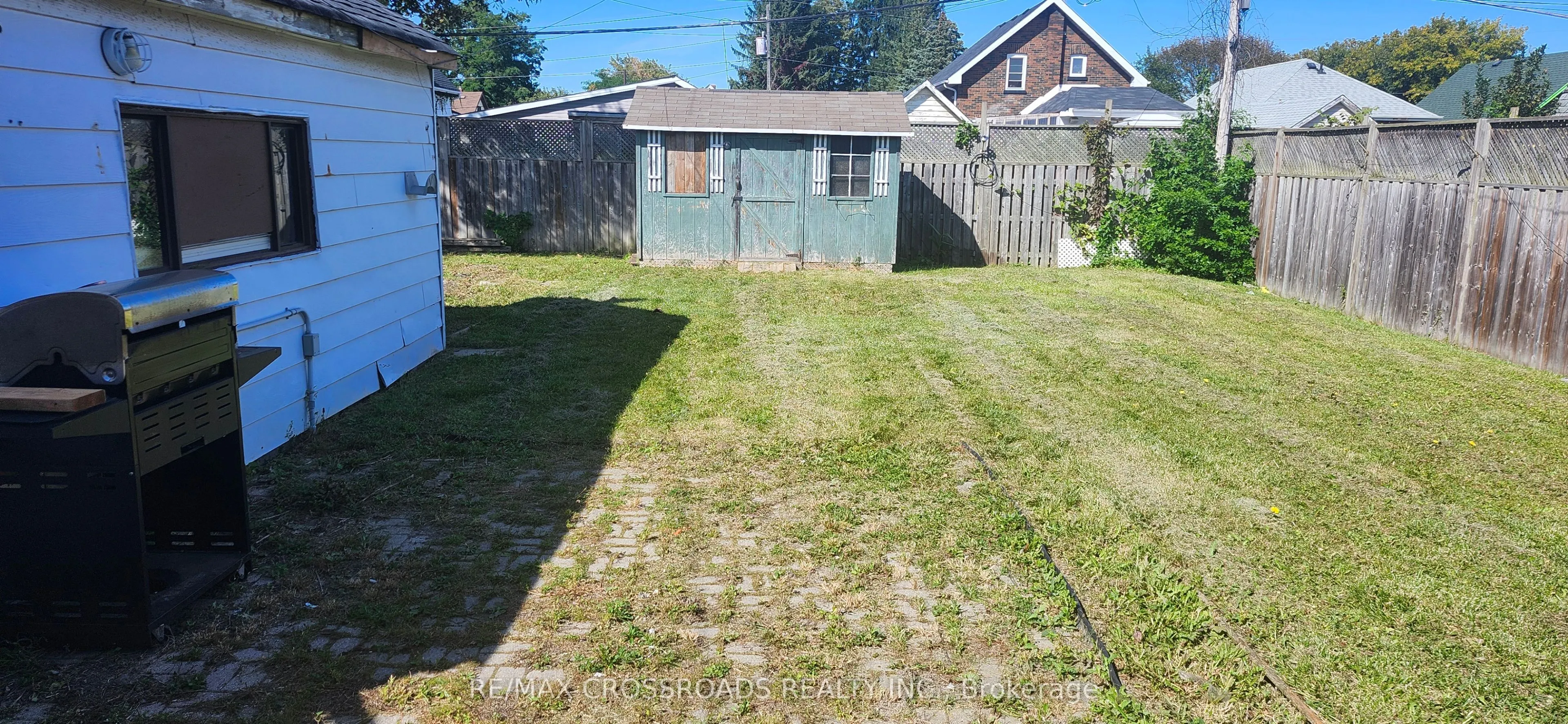 220 Mcnaughton Avenue #Rear unit-Main floor