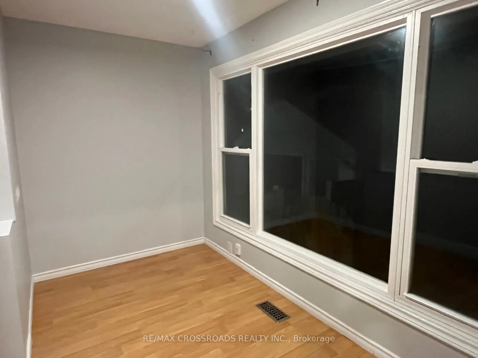 220 Mcnaughton Avenue #Rear unit-Main floor
