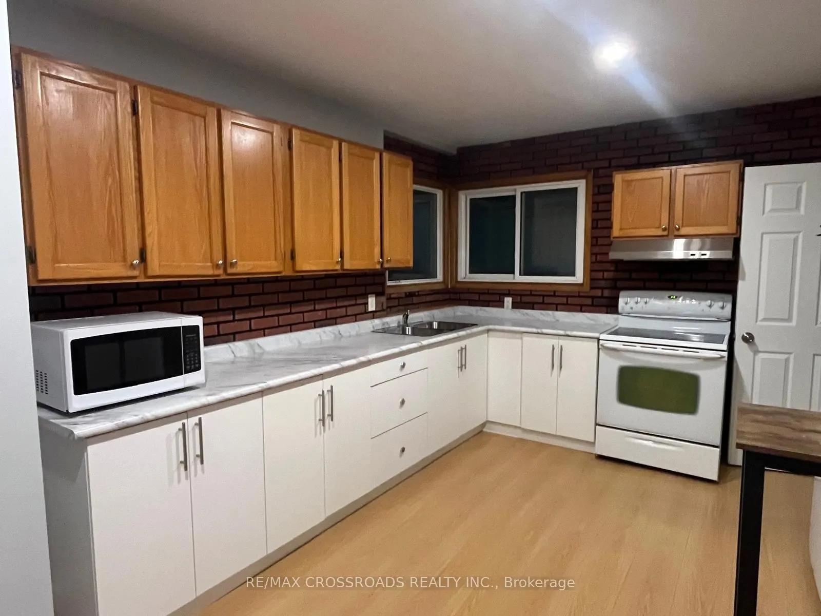 220 Mcnaughton Avenue #Rear unit-Main floor