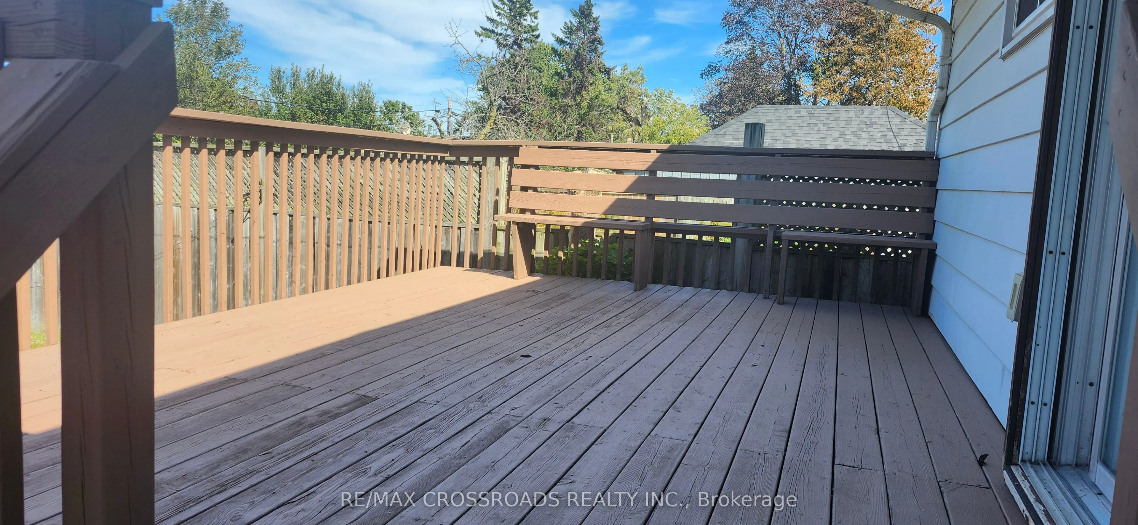 220 Mcnaughton Avenue #Rear unit-Main floor