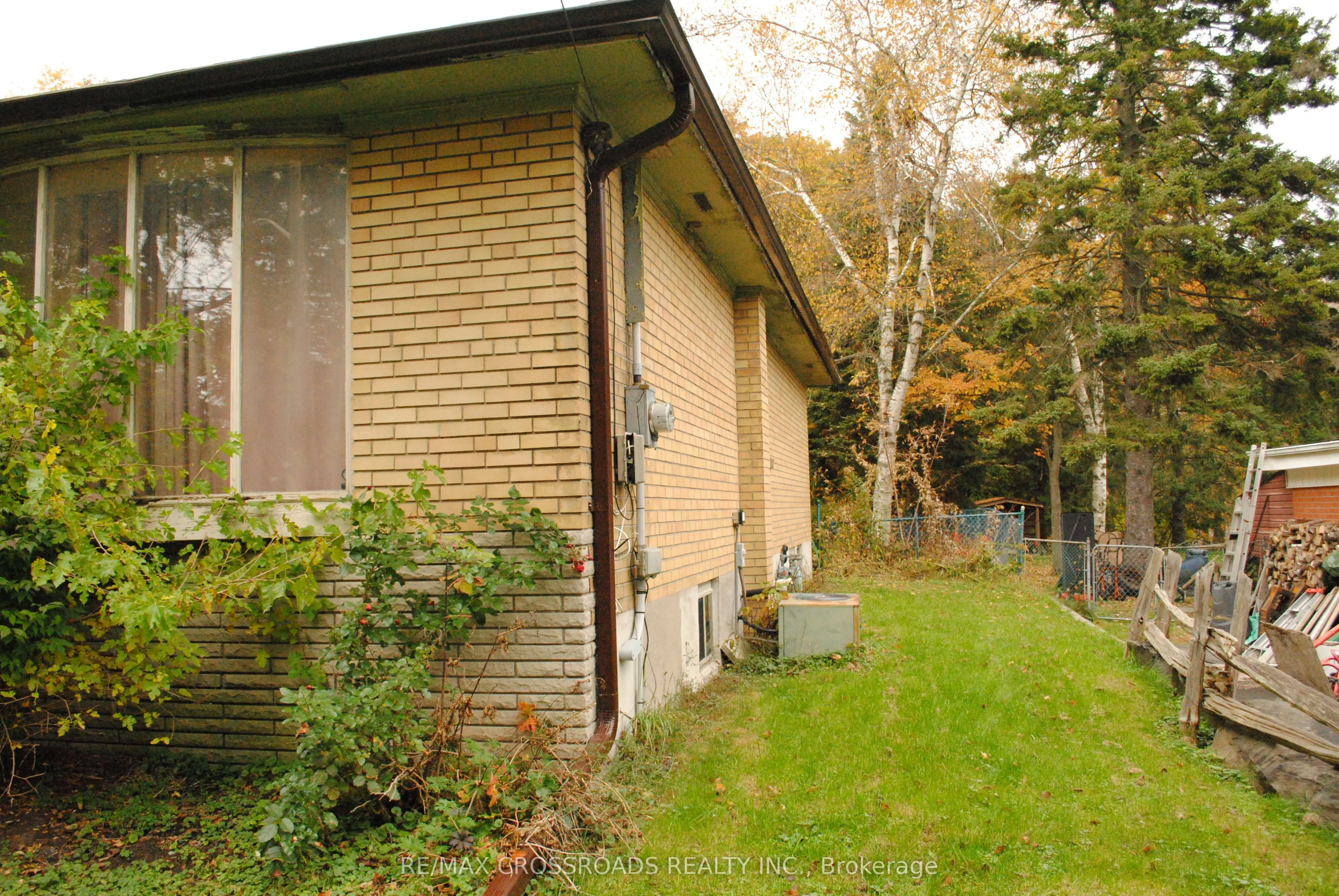242 Island Road