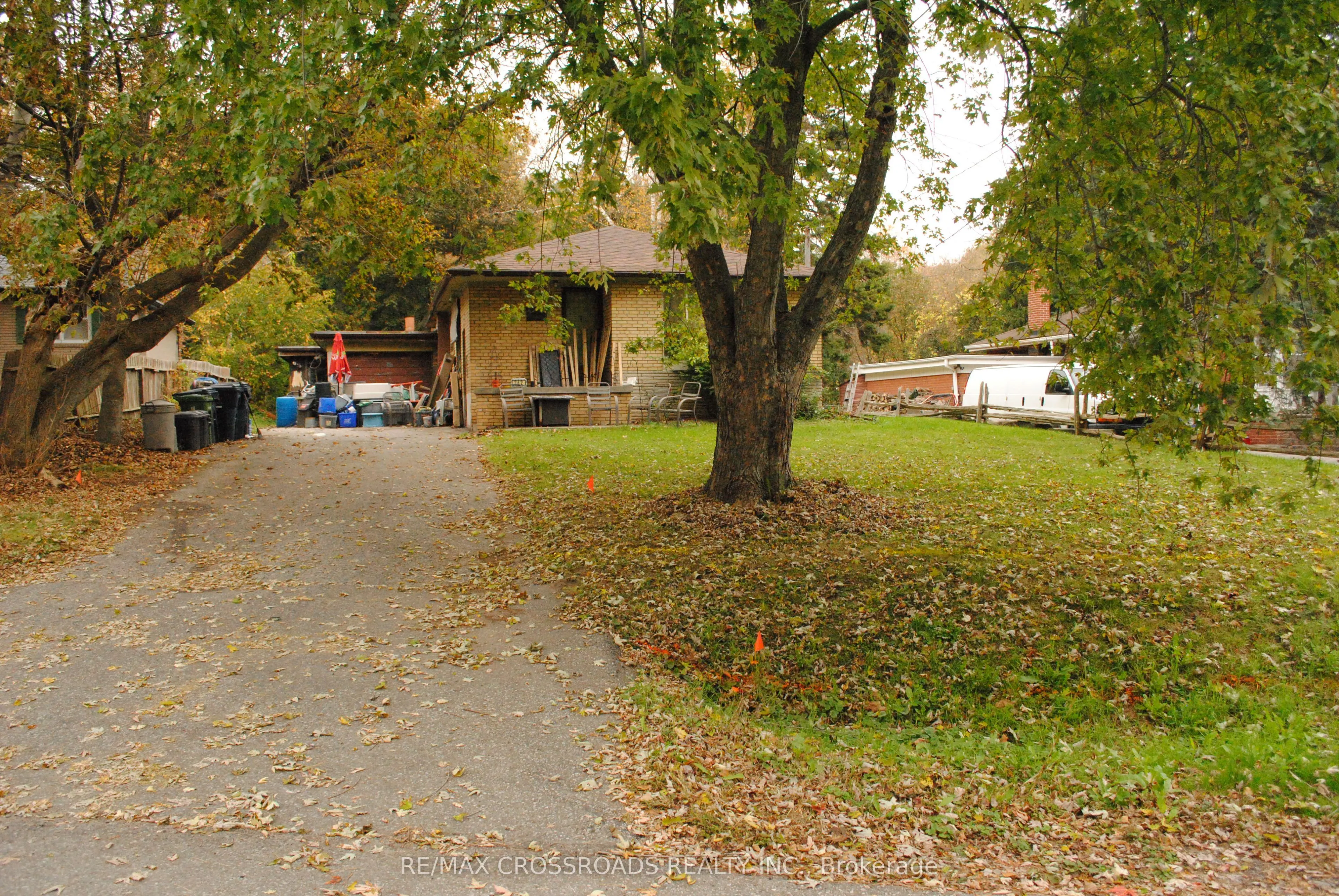 242 Island Road