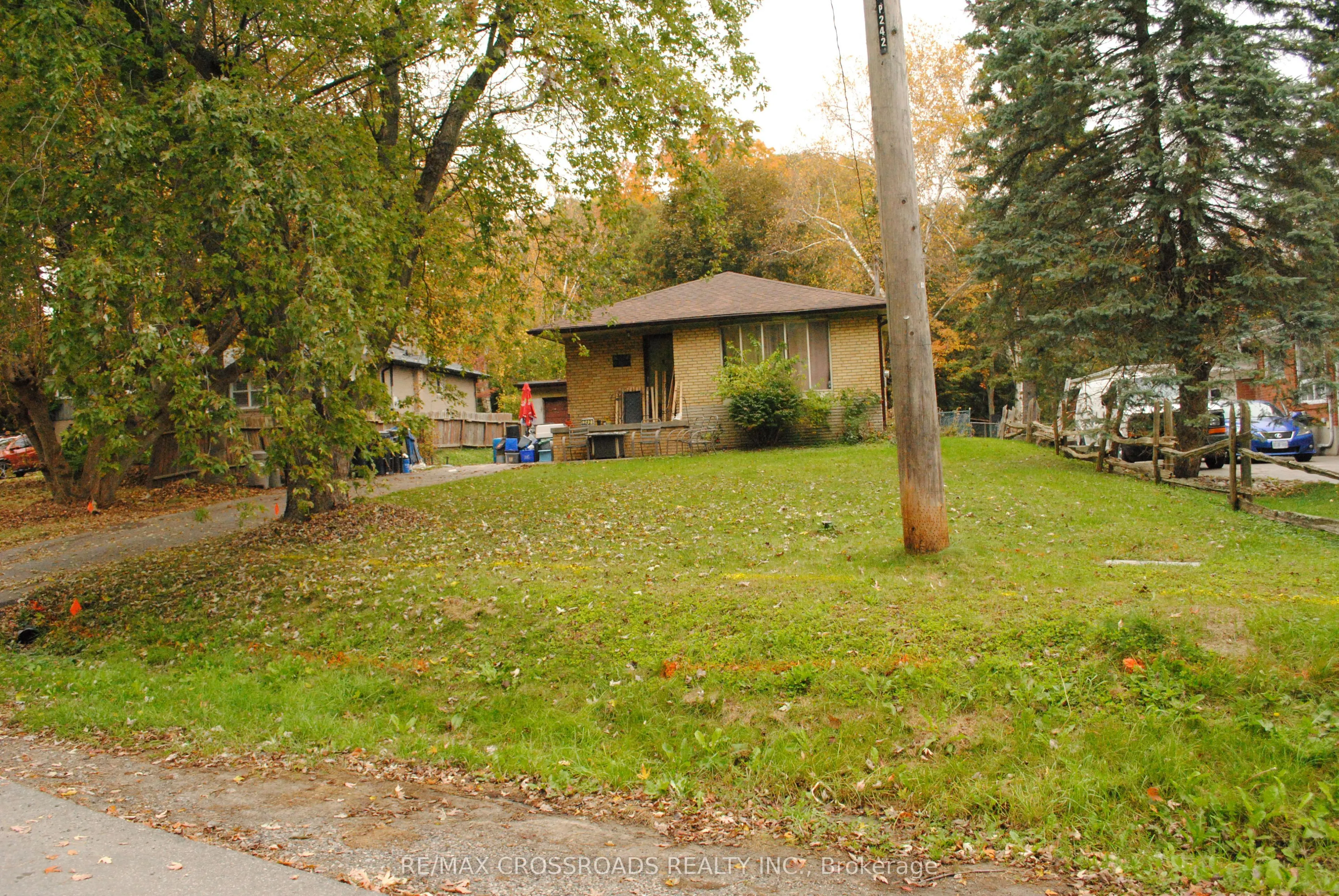 242 Island Road