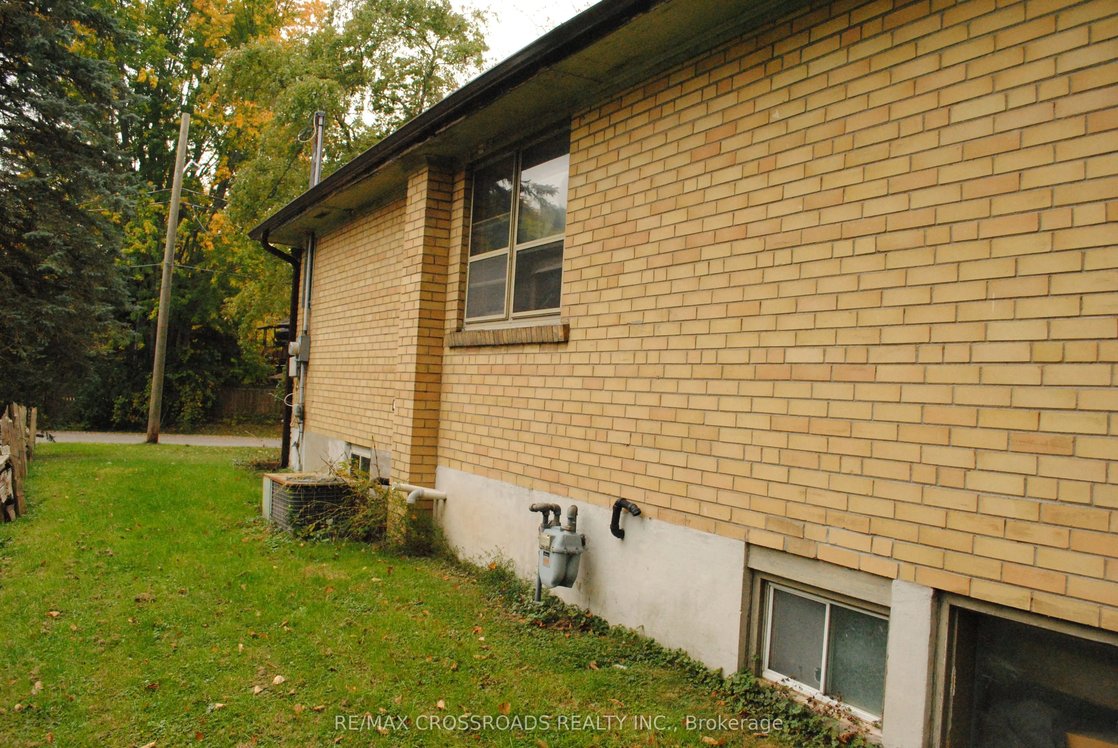 242 Island Road