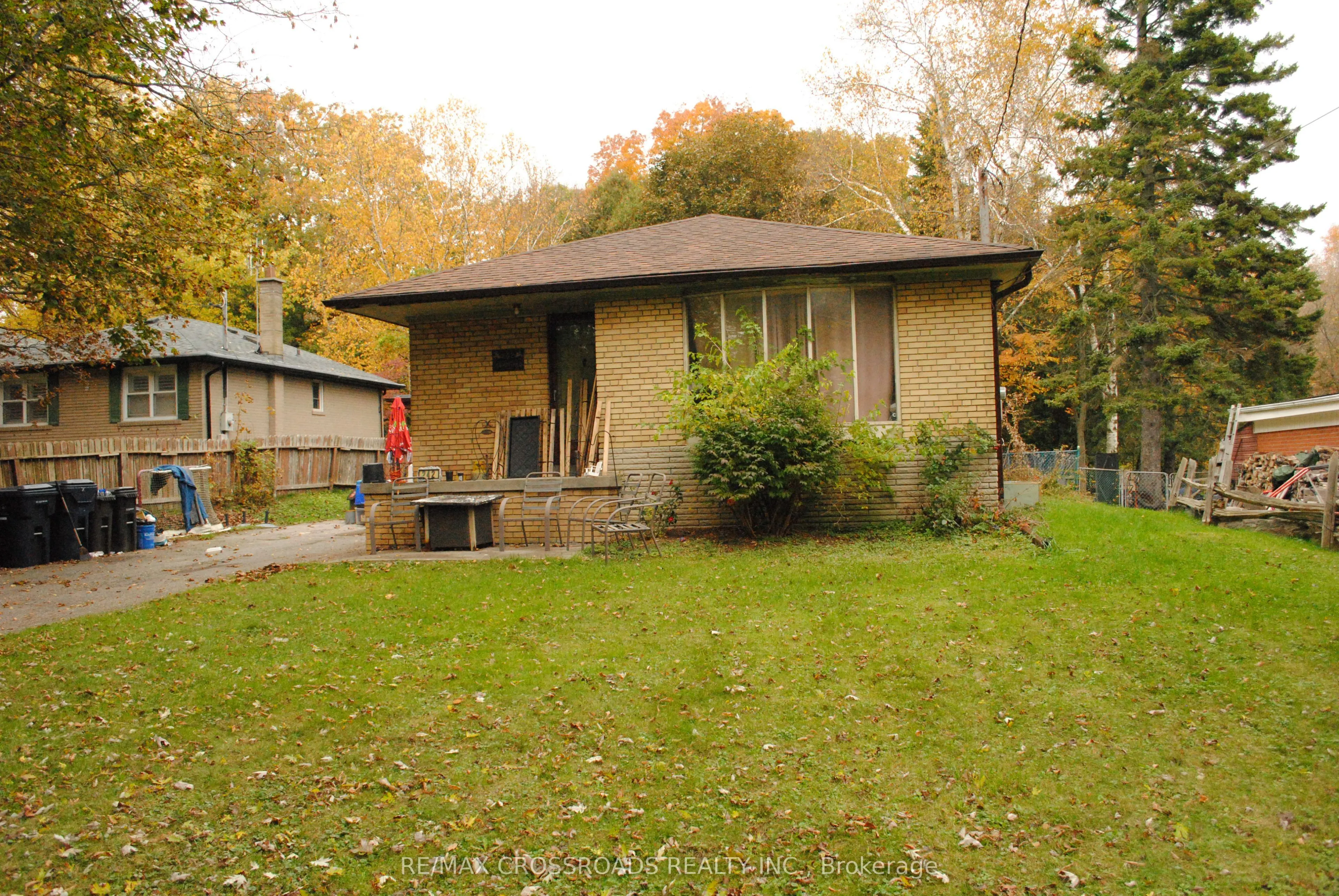 242 Island Road