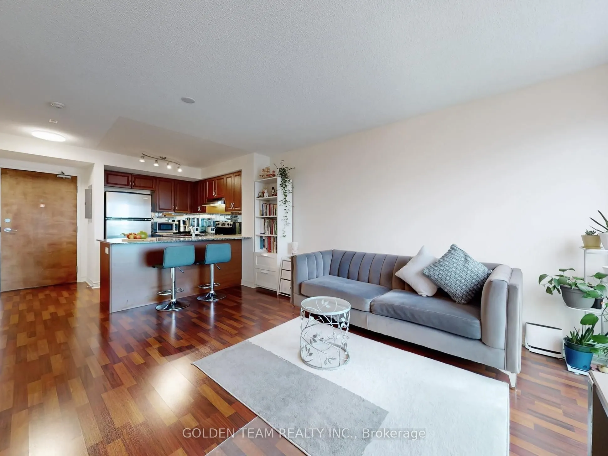 60 Fairfax Crescent #531