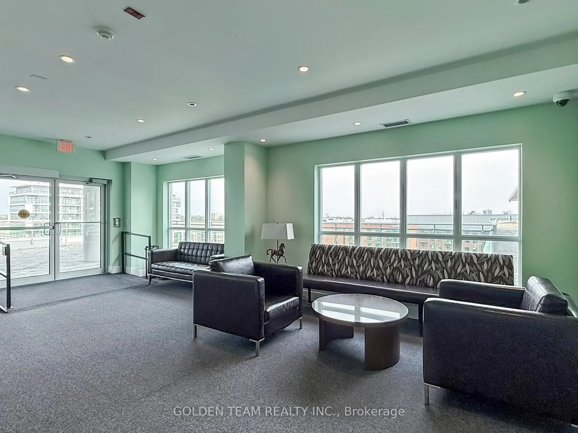 60 Fairfax Crescent #531