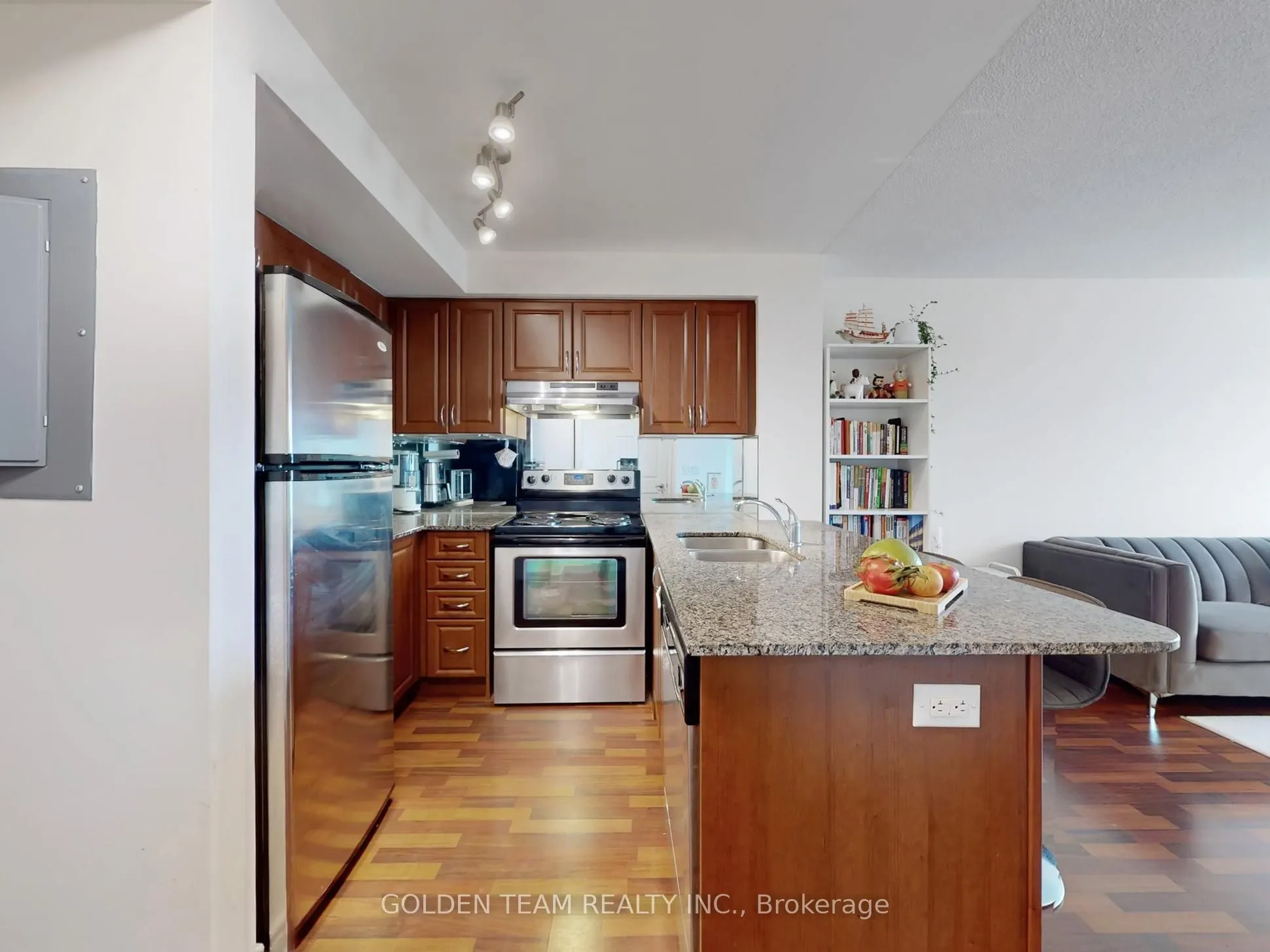 60 Fairfax Crescent #531