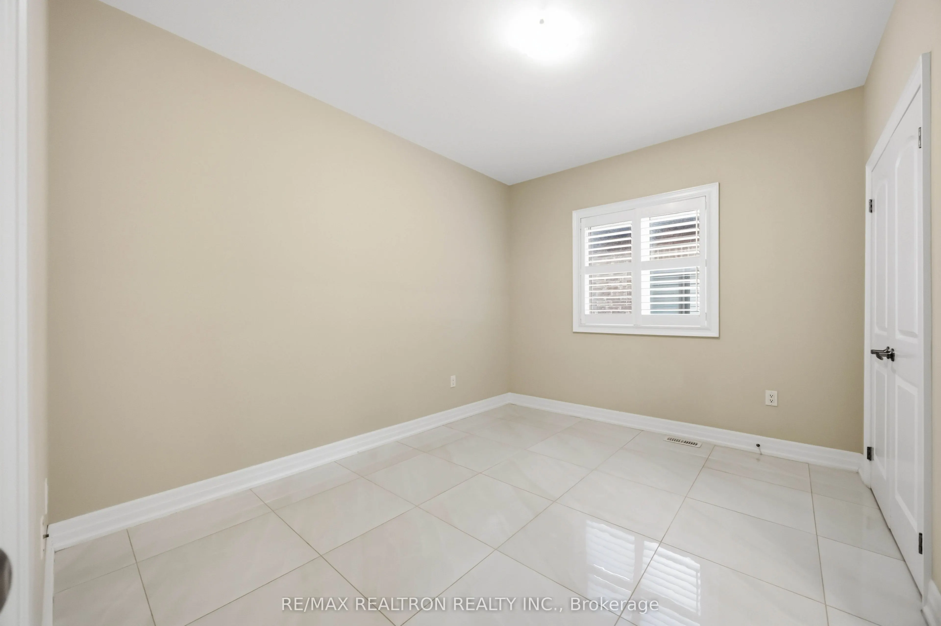 1917 Fairport Road