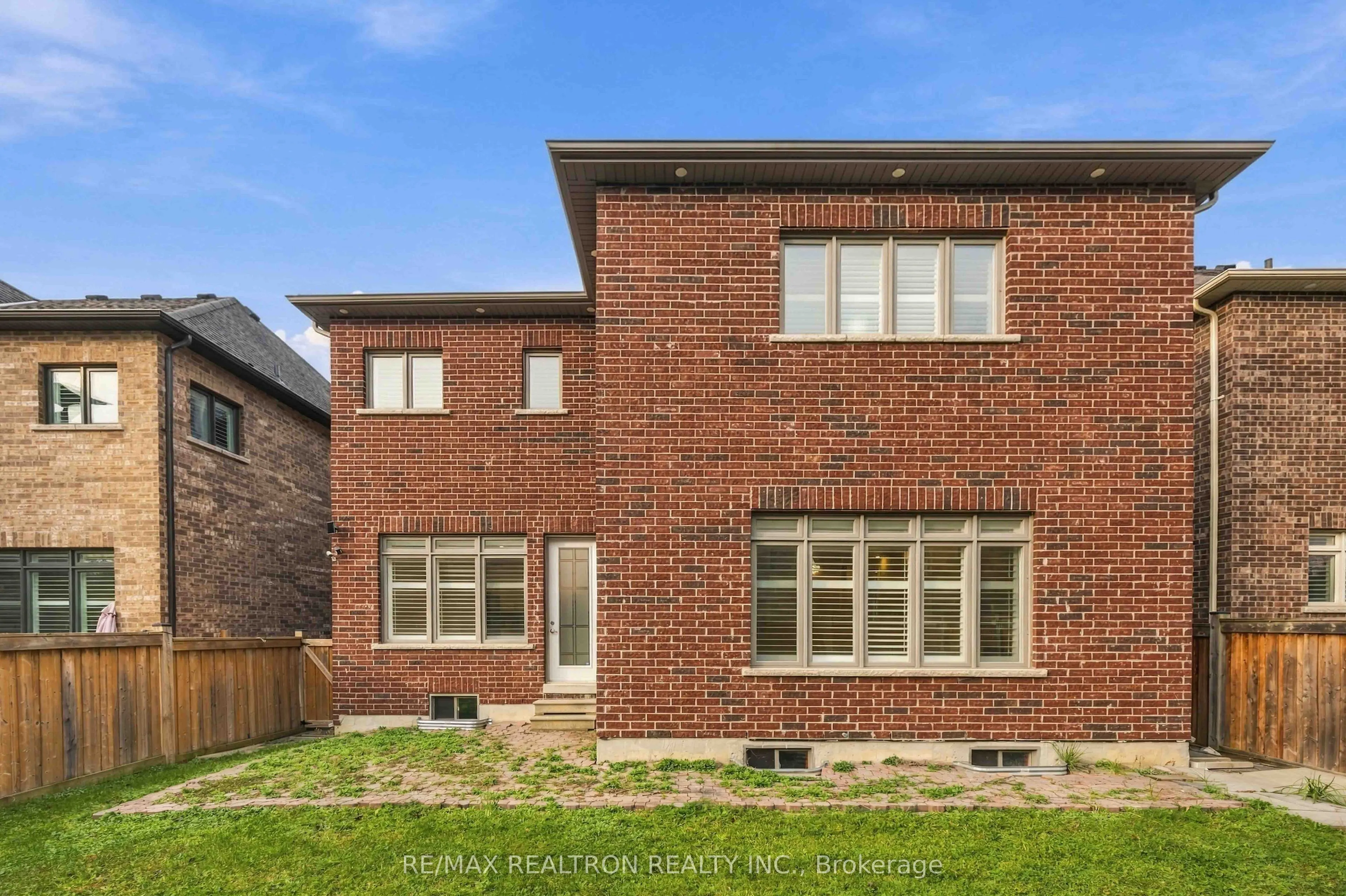 1917 Fairport Road