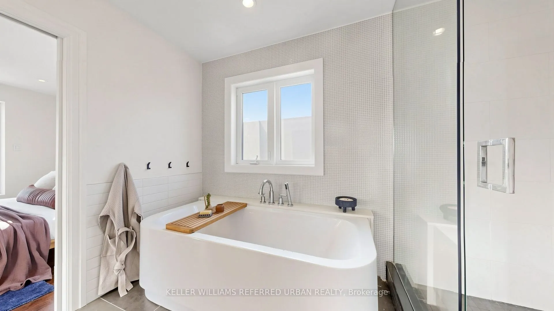 11 Crestland Avenue