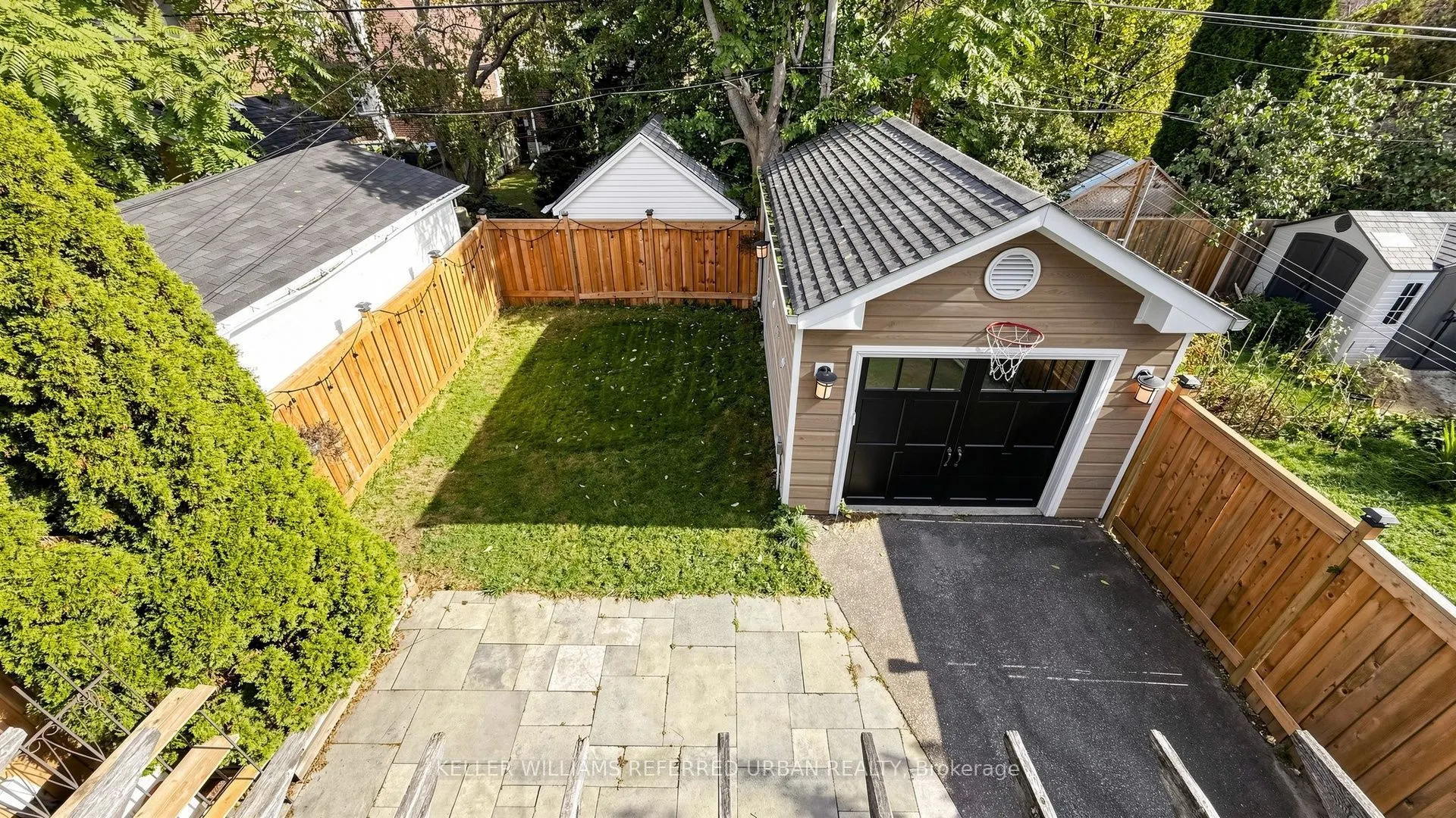 11 Crestland Avenue