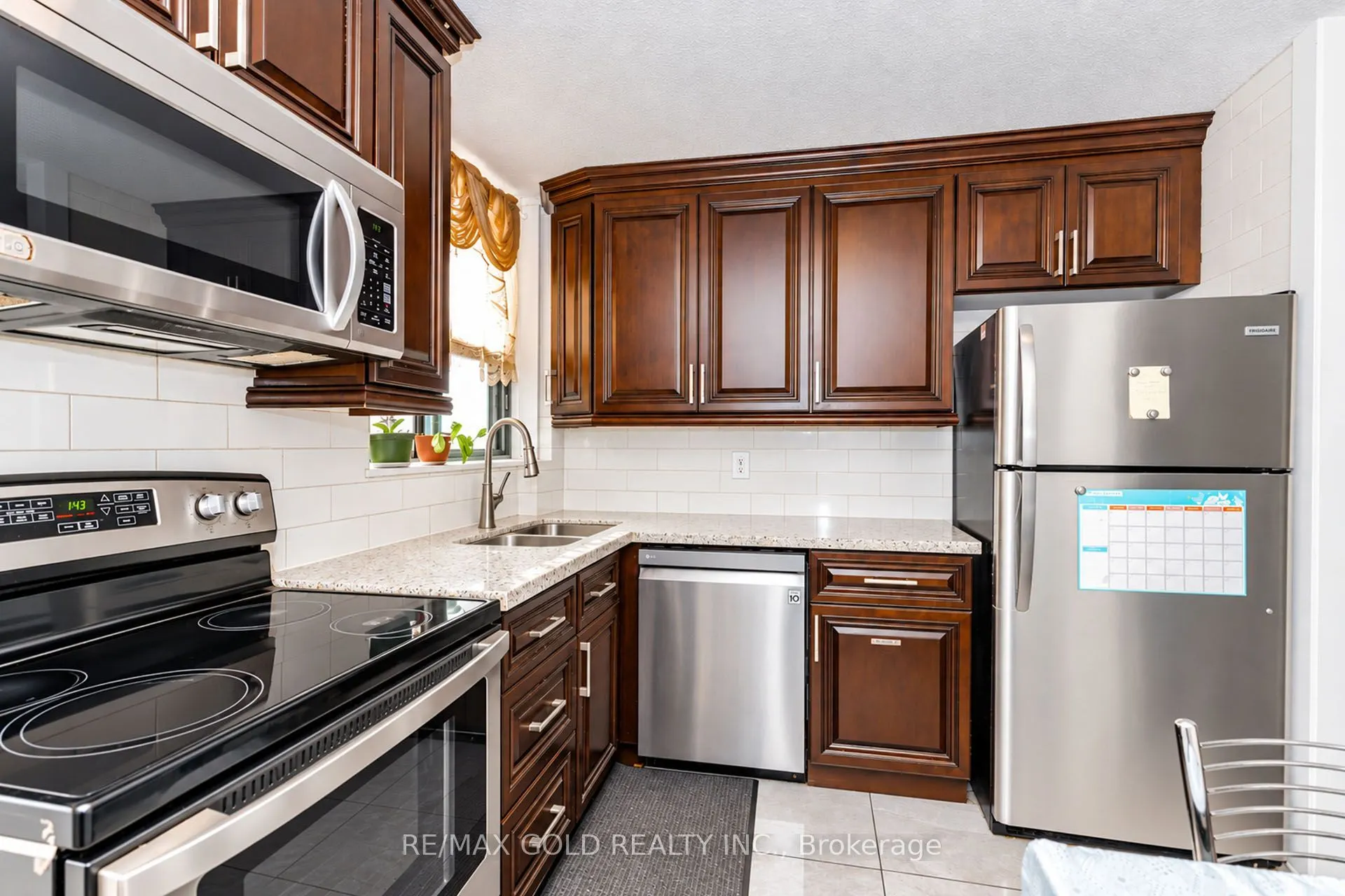 100 Wingarden Court #415