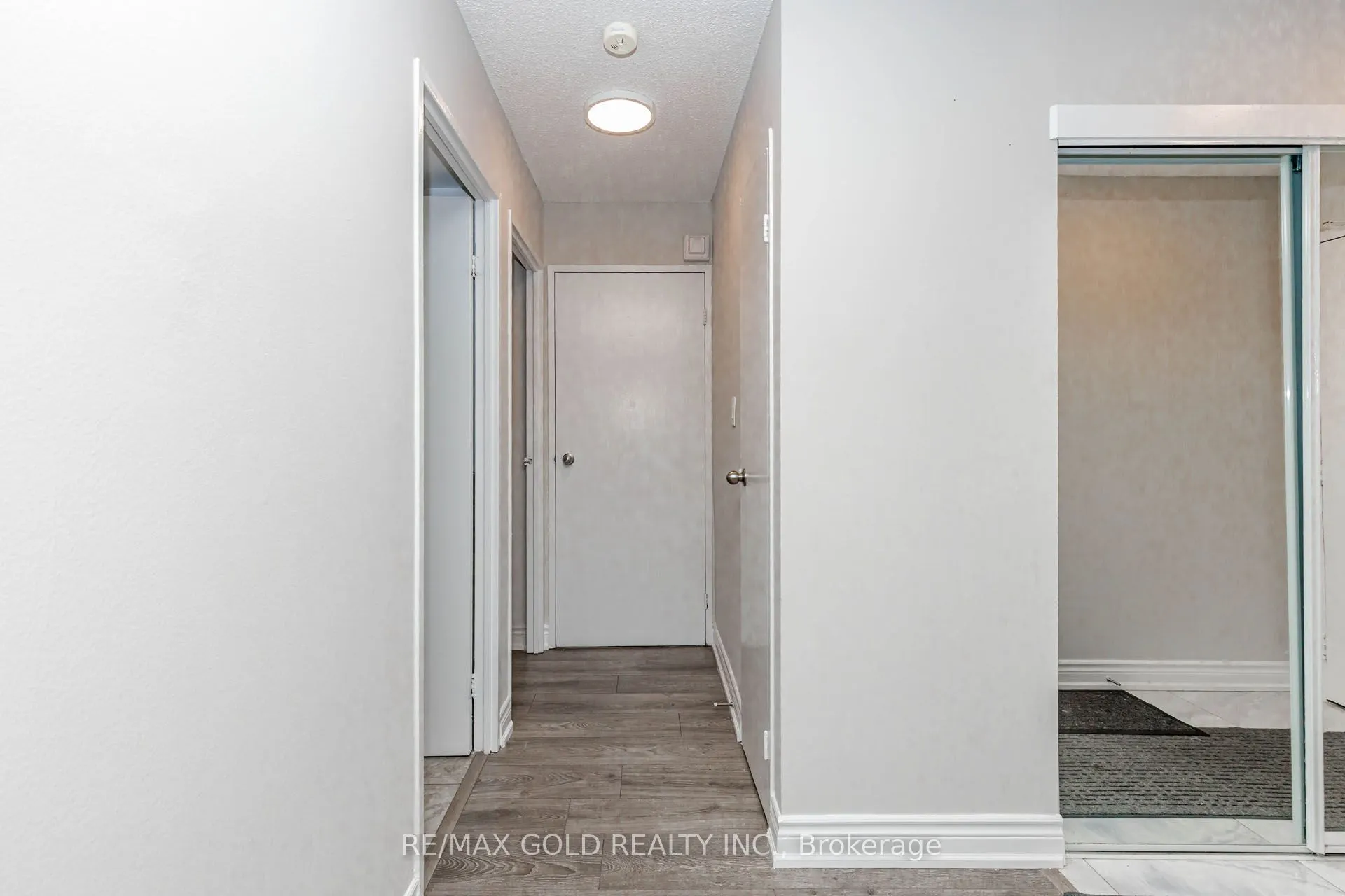 100 Wingarden Court #415